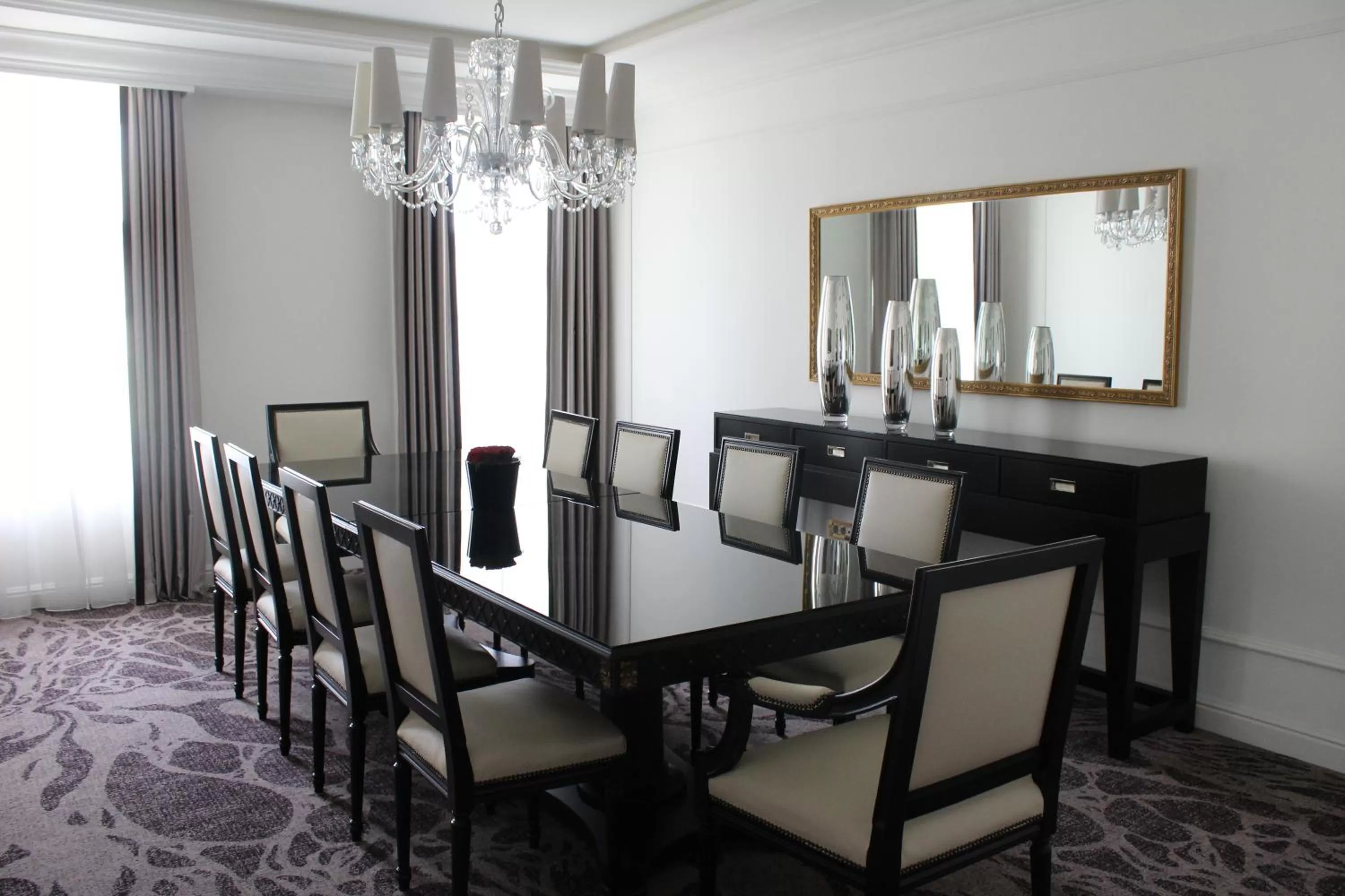 Dining area in Steigenberger Icon Wiltcher's