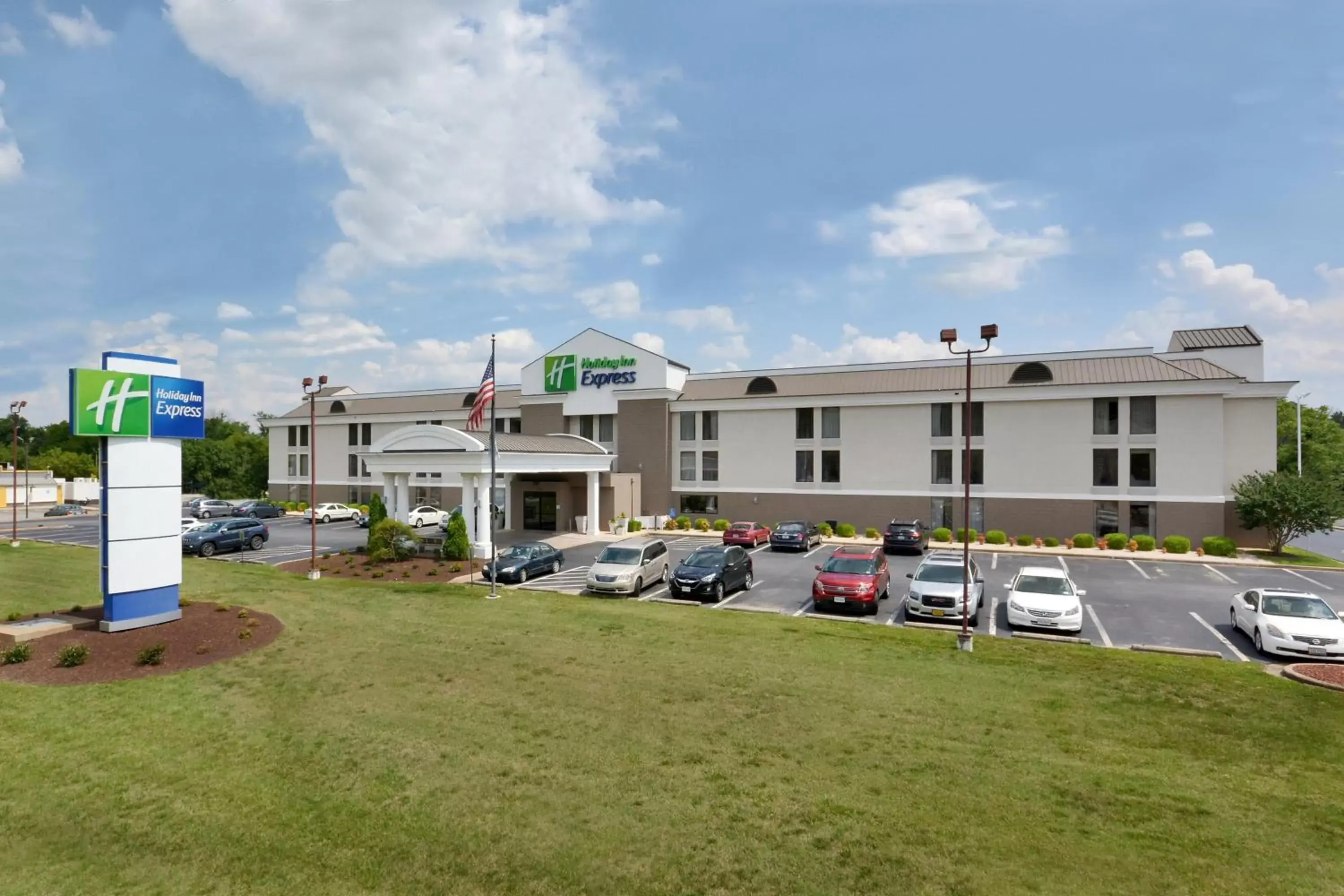 Property Building in Holiday Inn Express Danville, an IHG Hotel