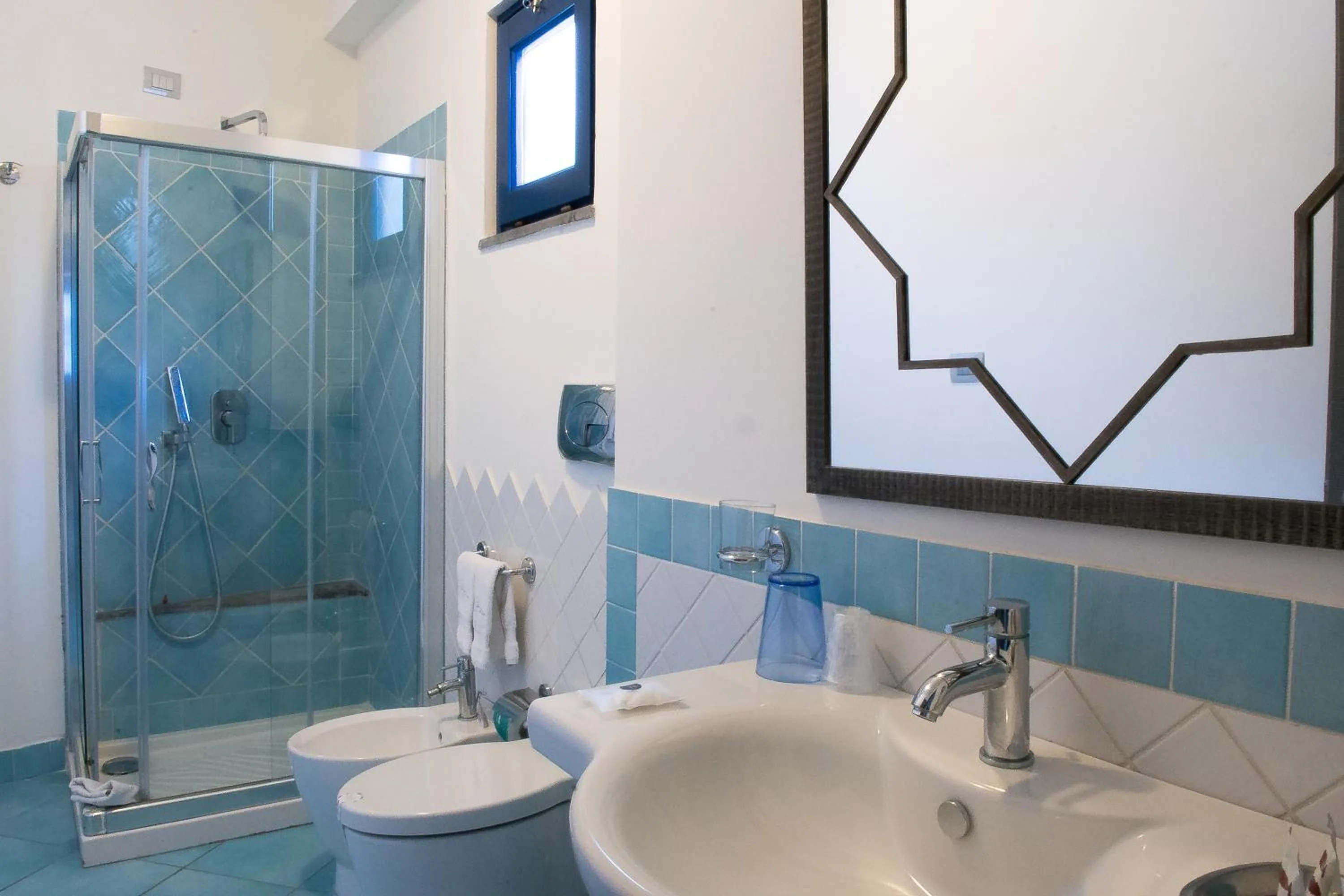 Shower in Hotel Cutimare - Aeolian Charme