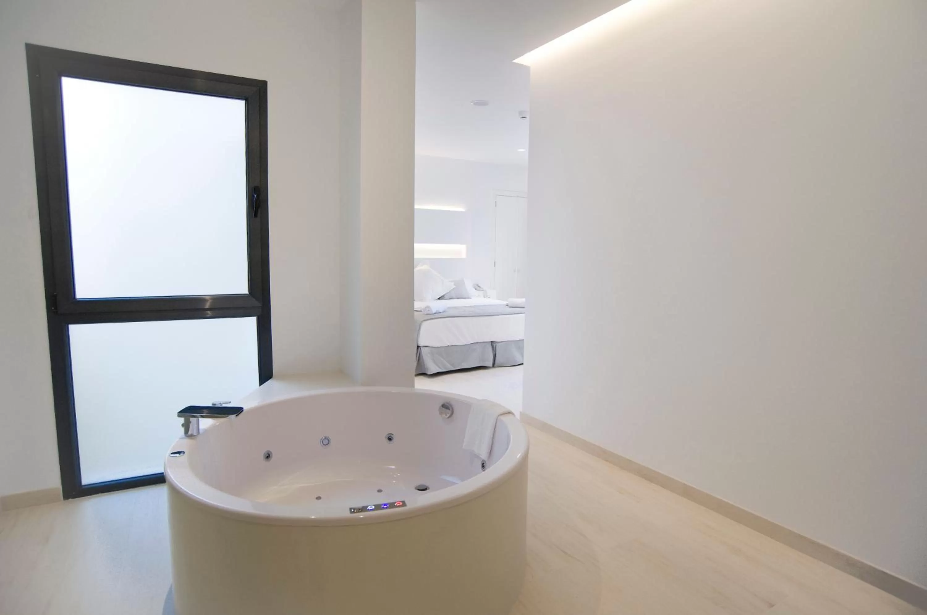 Shower, Bed in Sindic Hotel - Adults Only