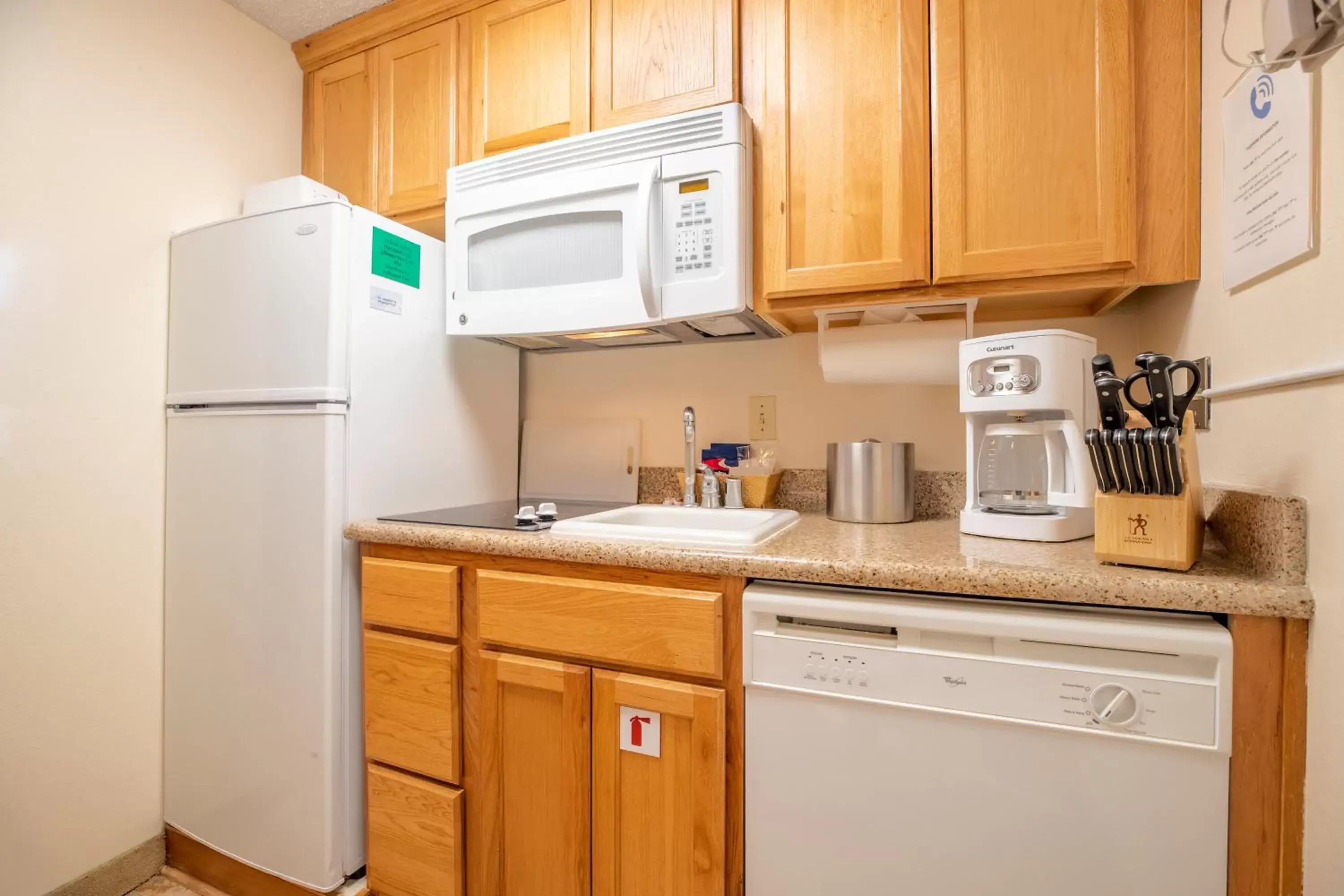 Kitchen or kitchenette, Kitchen/Kitchenette in Heidelberg Inn