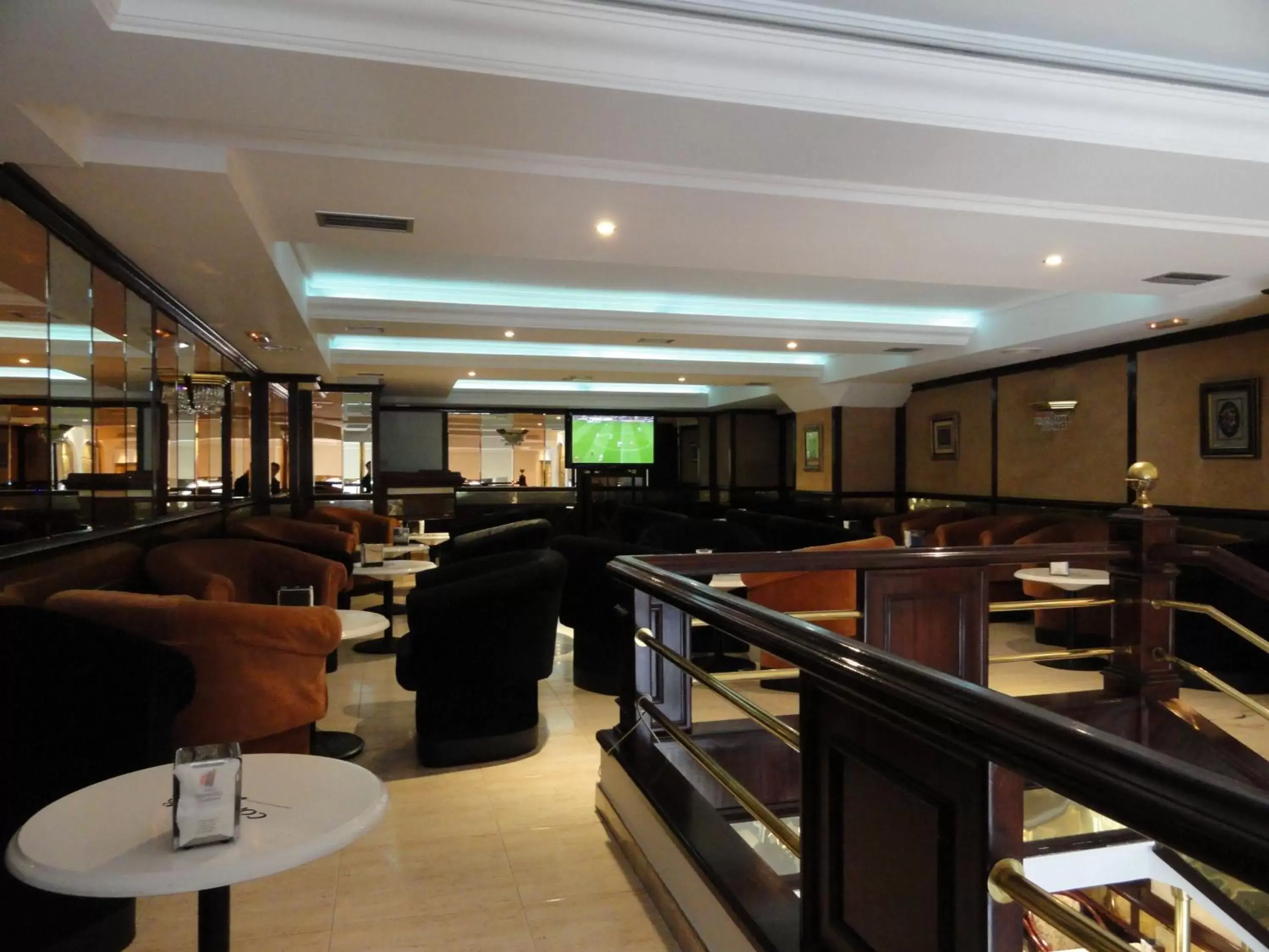 Communal lounge/ TV room, Restaurant/Places to Eat in Hotel Compostela Vigo