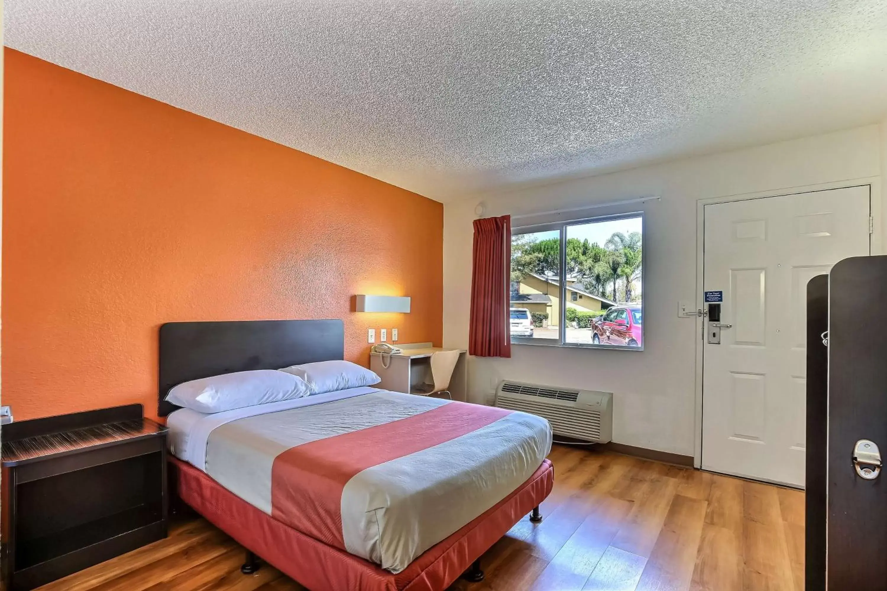 Photo of the whole room, Room Photo in Motel 6-Pleasanton, CA