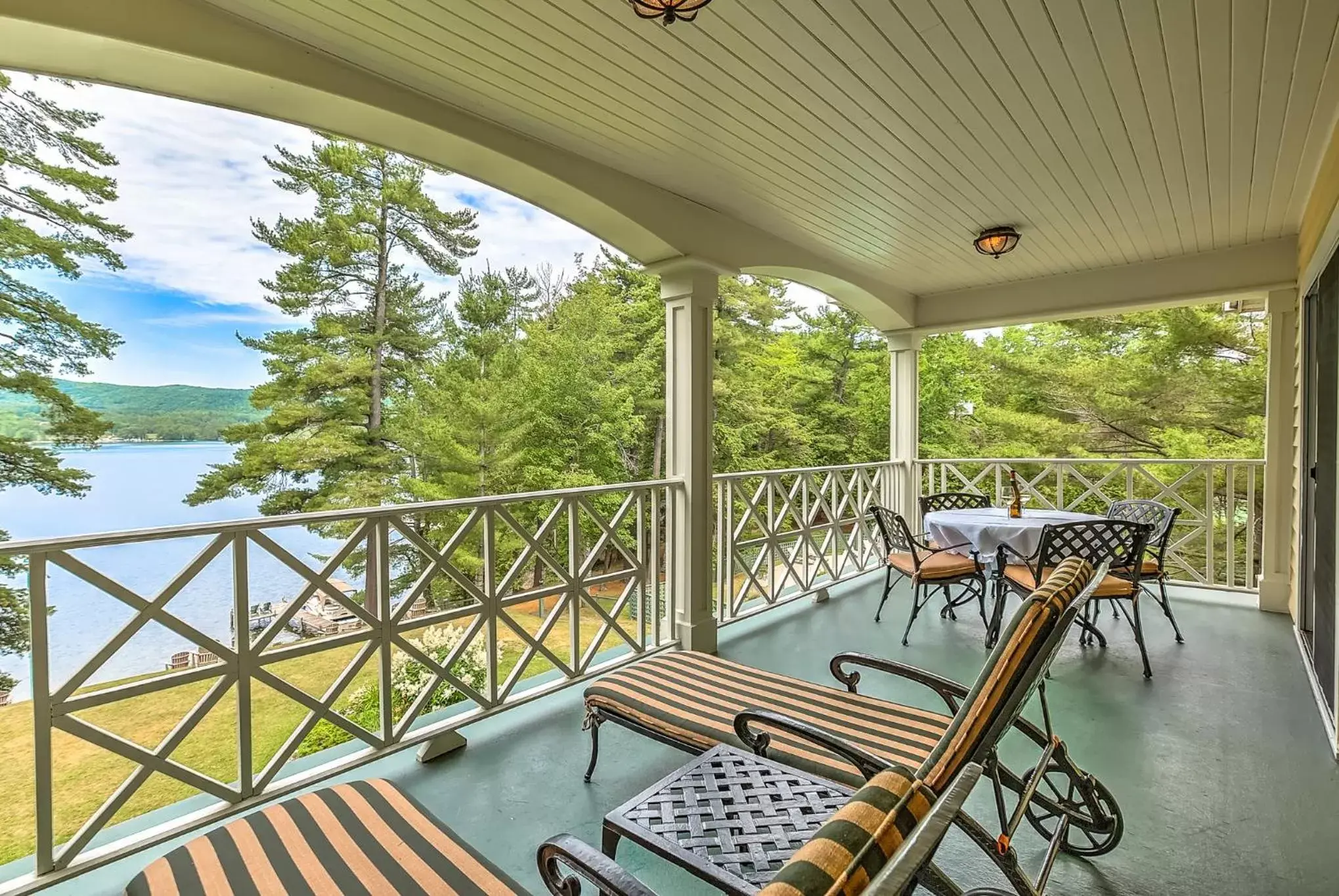 Patio in Ripplecove Hotel & Spa