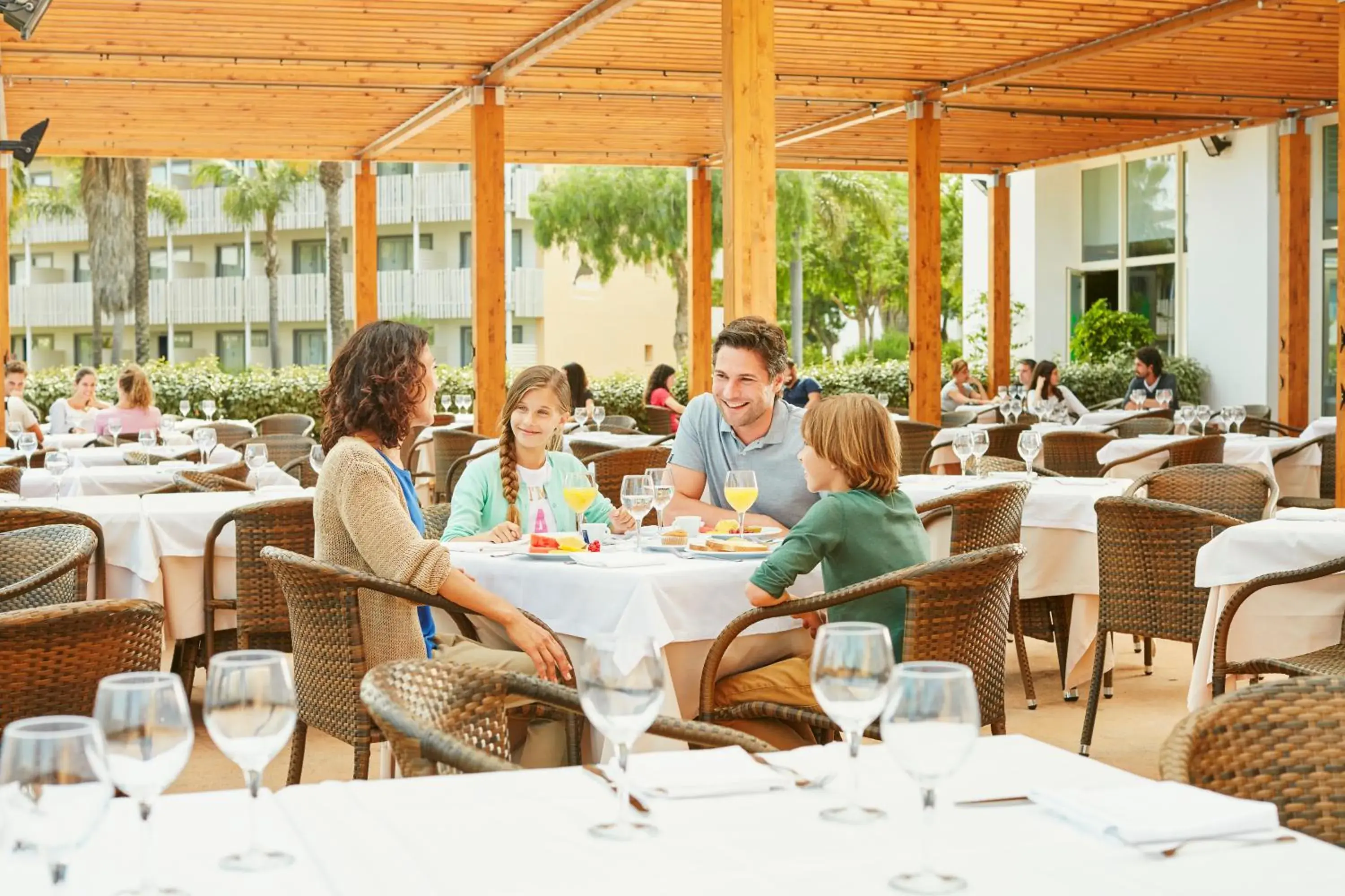 Restaurant/Places to Eat in Portaventura Hotel Caribe