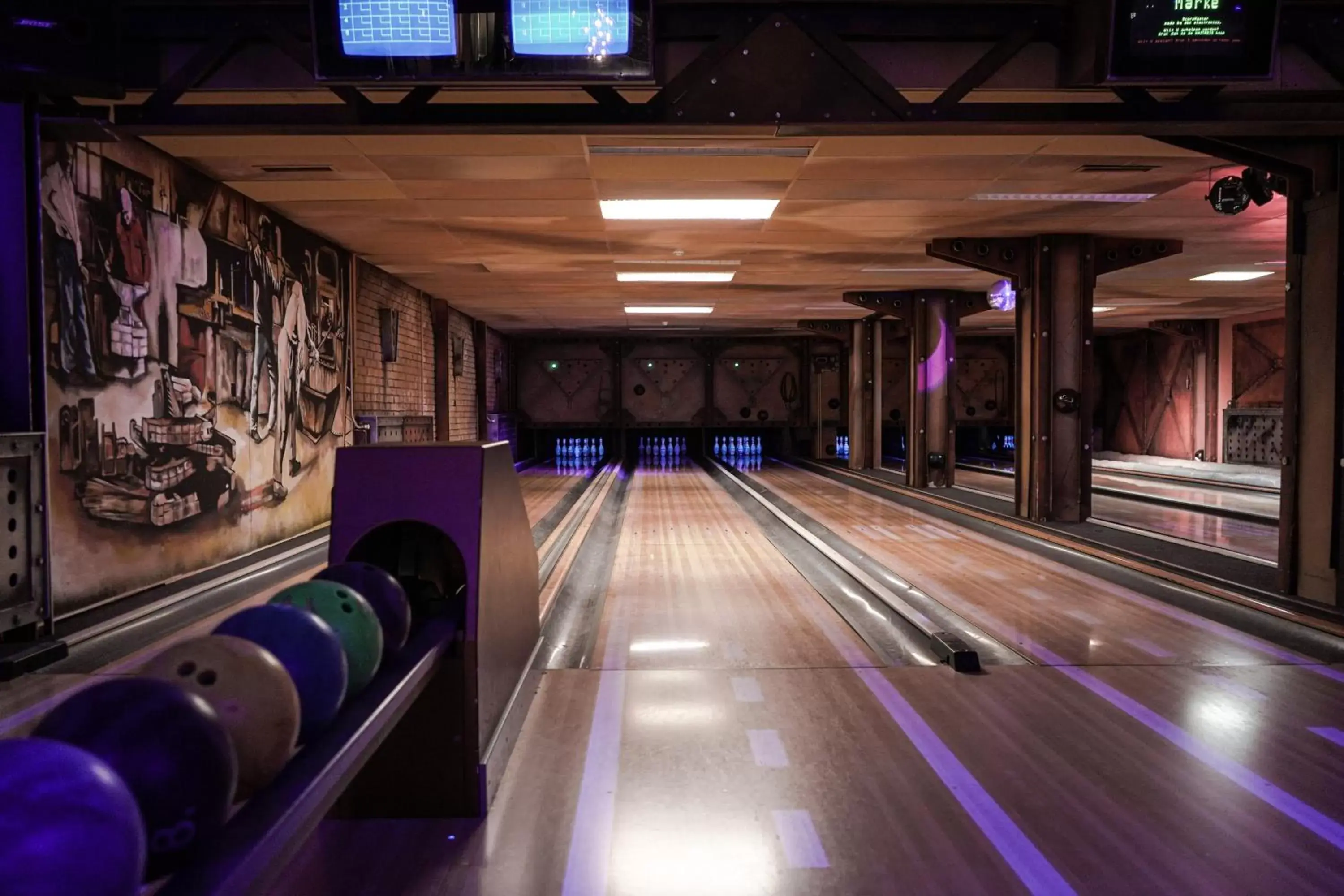 Bowling in Hotel De Oringer Marke & Stee by Flow