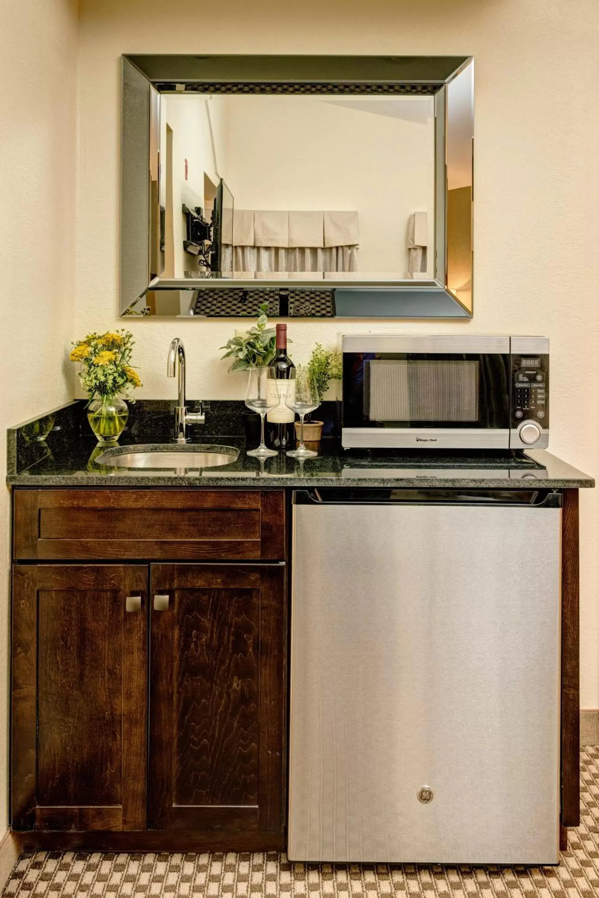 Kitchen or kitchenette, Kitchen/Kitchenette in The Garrison Hotel & Suites Dover-Durham, Ascend Hotel Collection