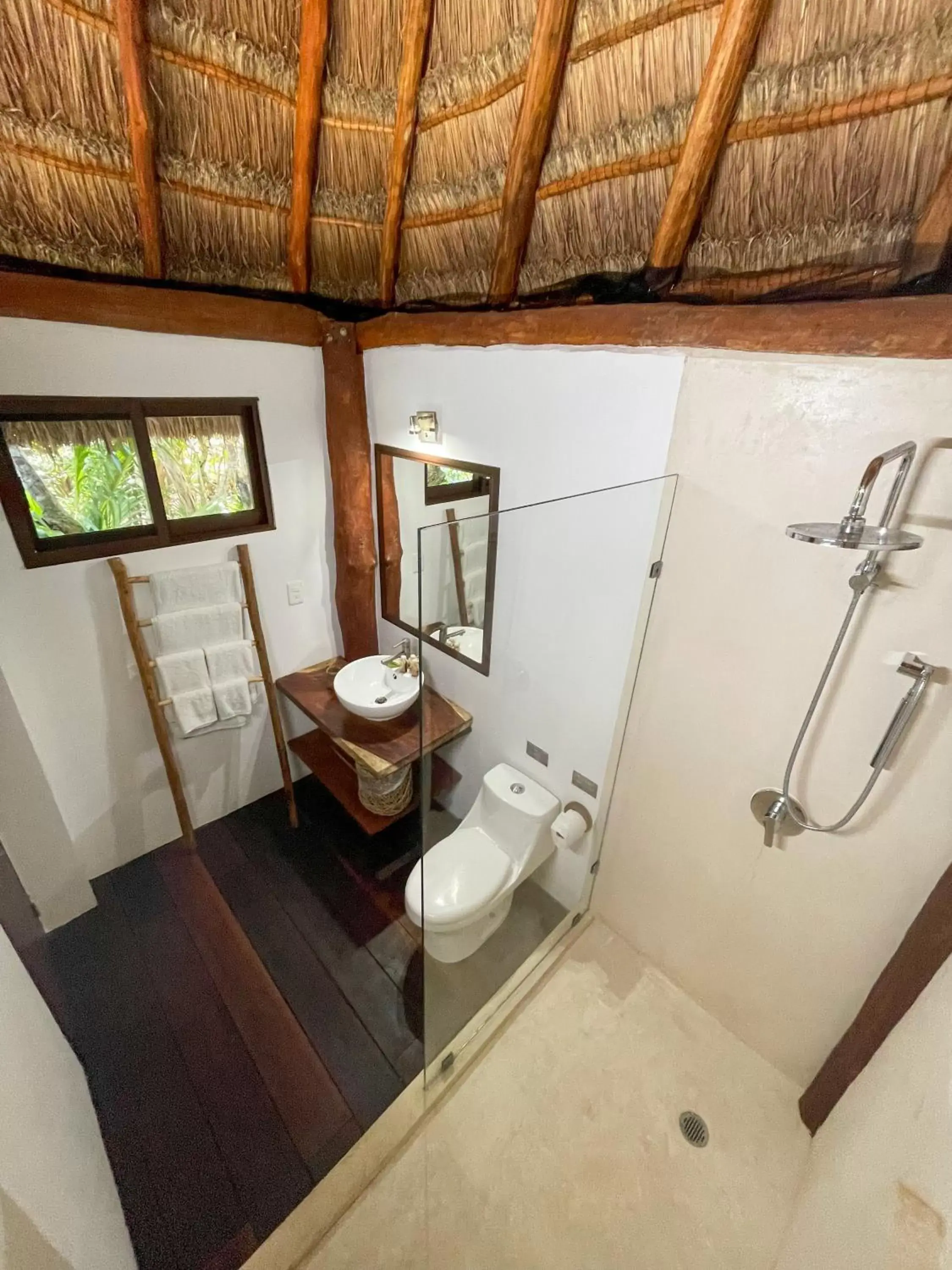 Bathroom in Zamna eco-lodge Tulum
