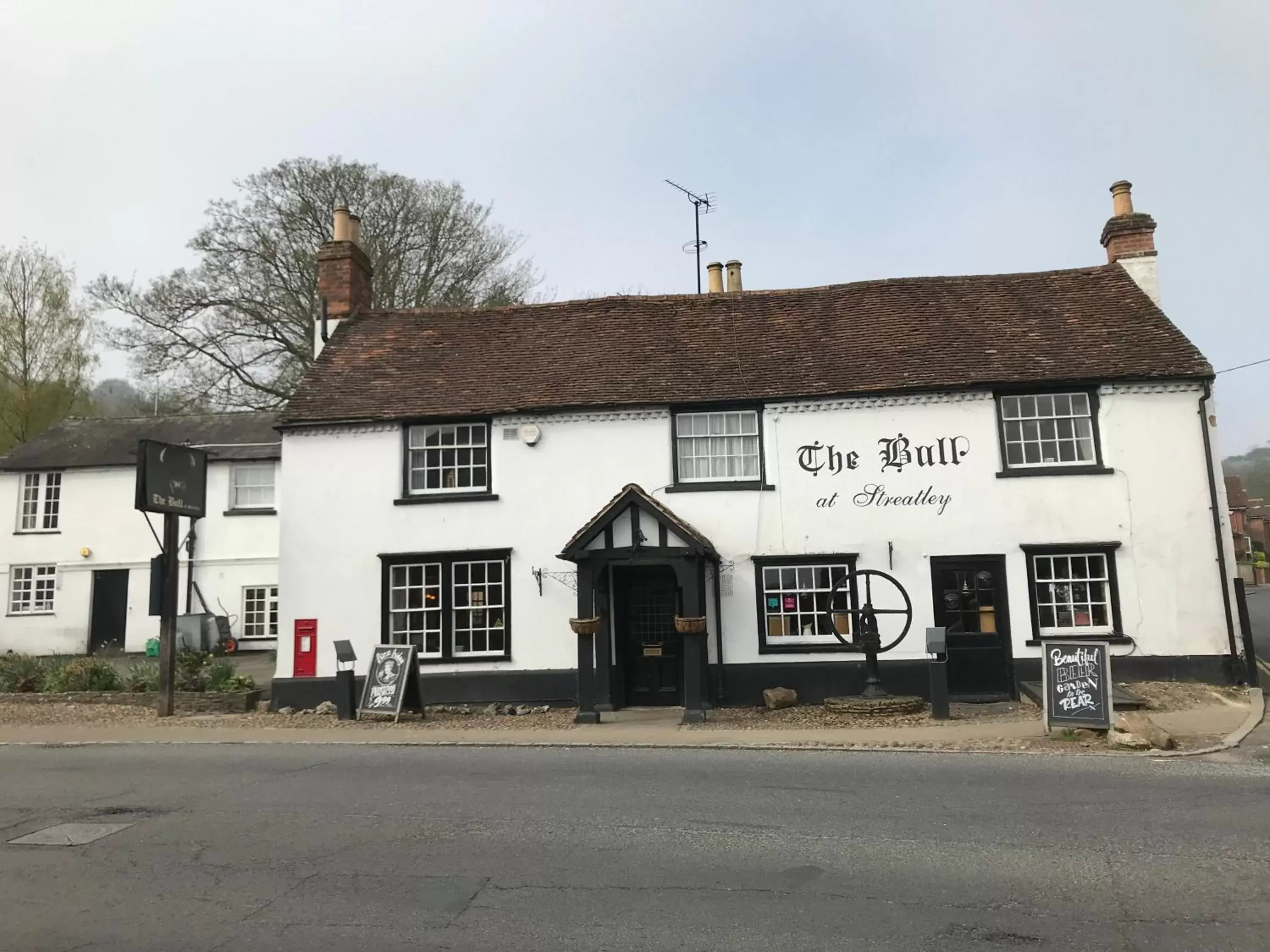 Restaurant/places to eat, Property Building in Bull Inn