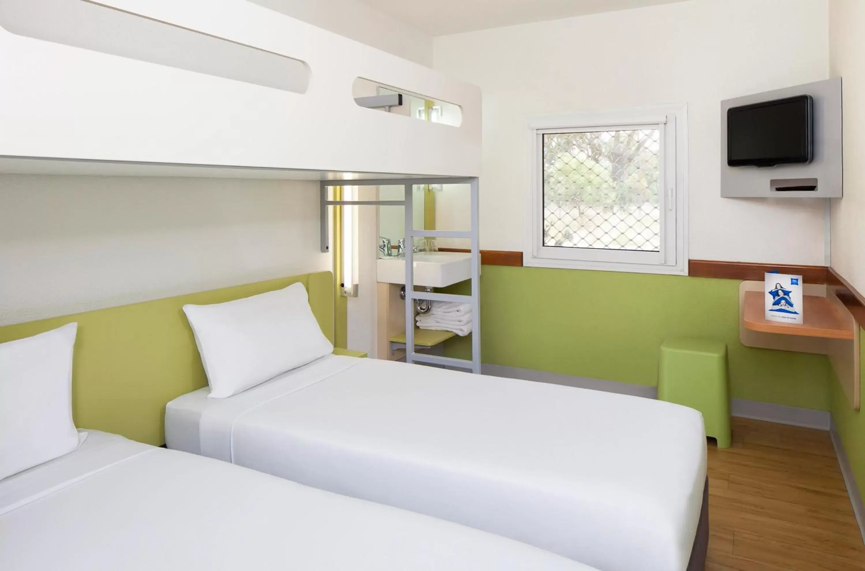 Bed in ibis Budget - Melbourne Airport