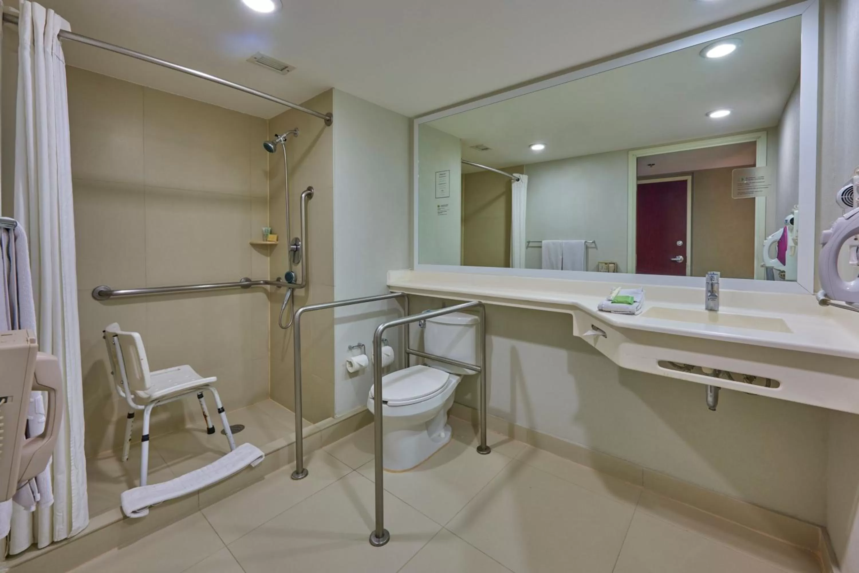 Photo of the whole room in City Express by Marriott Saltillo Sur