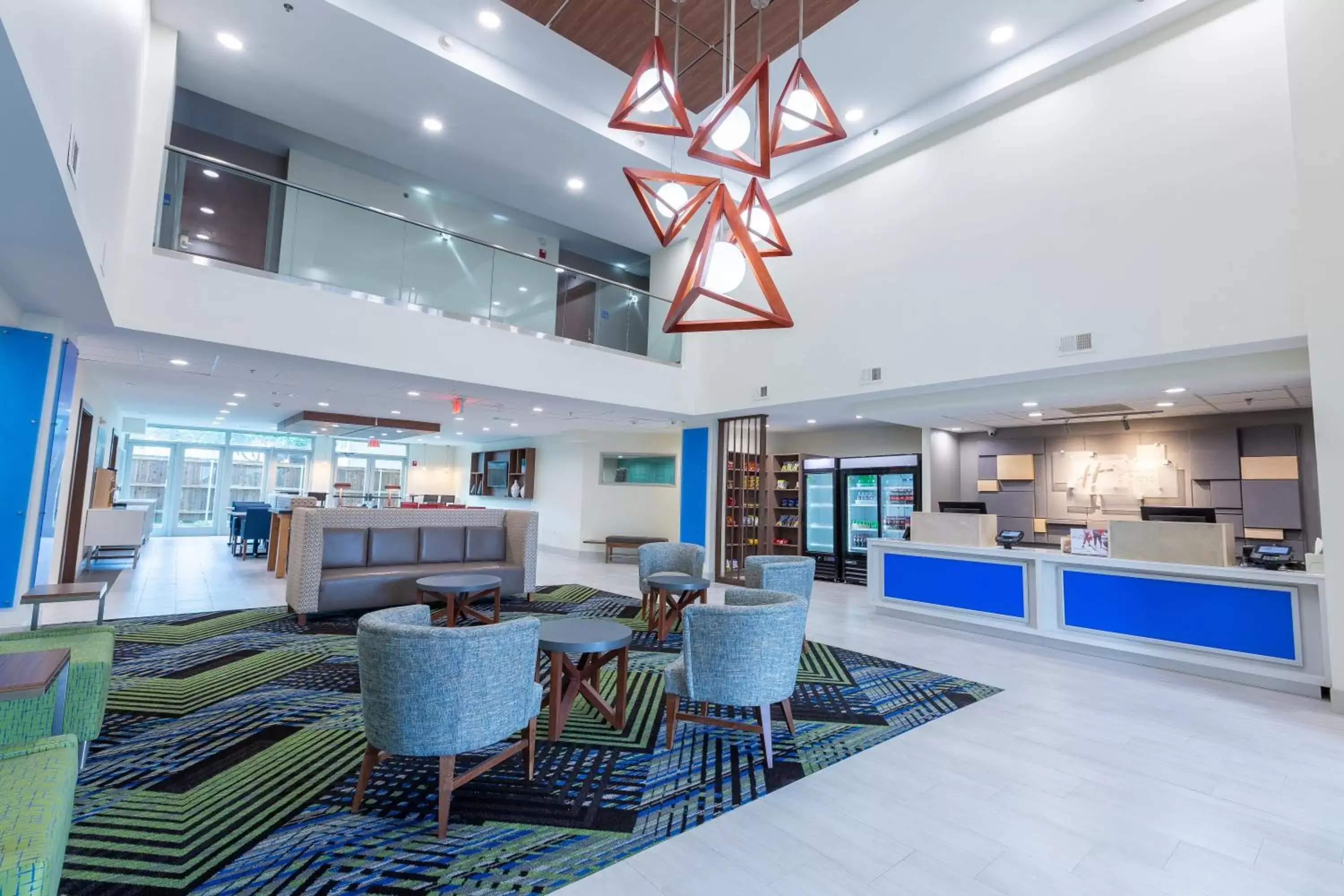 Lobby or reception in Holiday Inn Express & Suites Arlington North – Stadium Area, an IHG Hotel