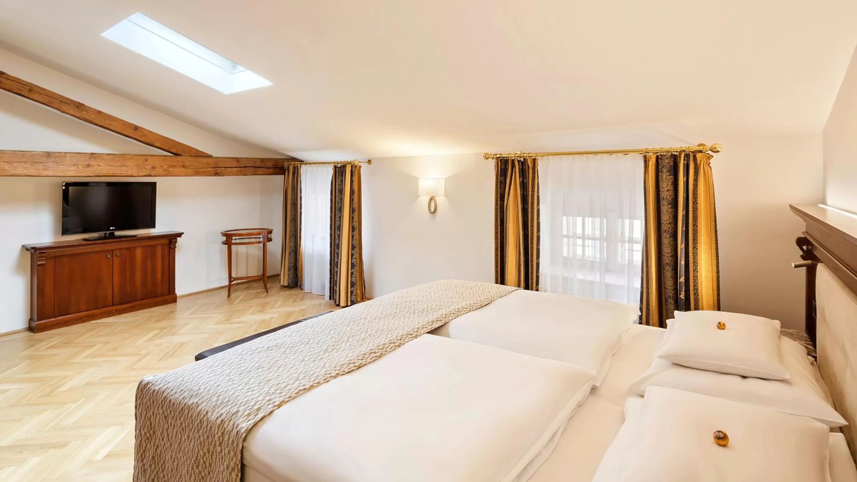 Bedroom, Bed in Radisson Blu Hotel Altstadt