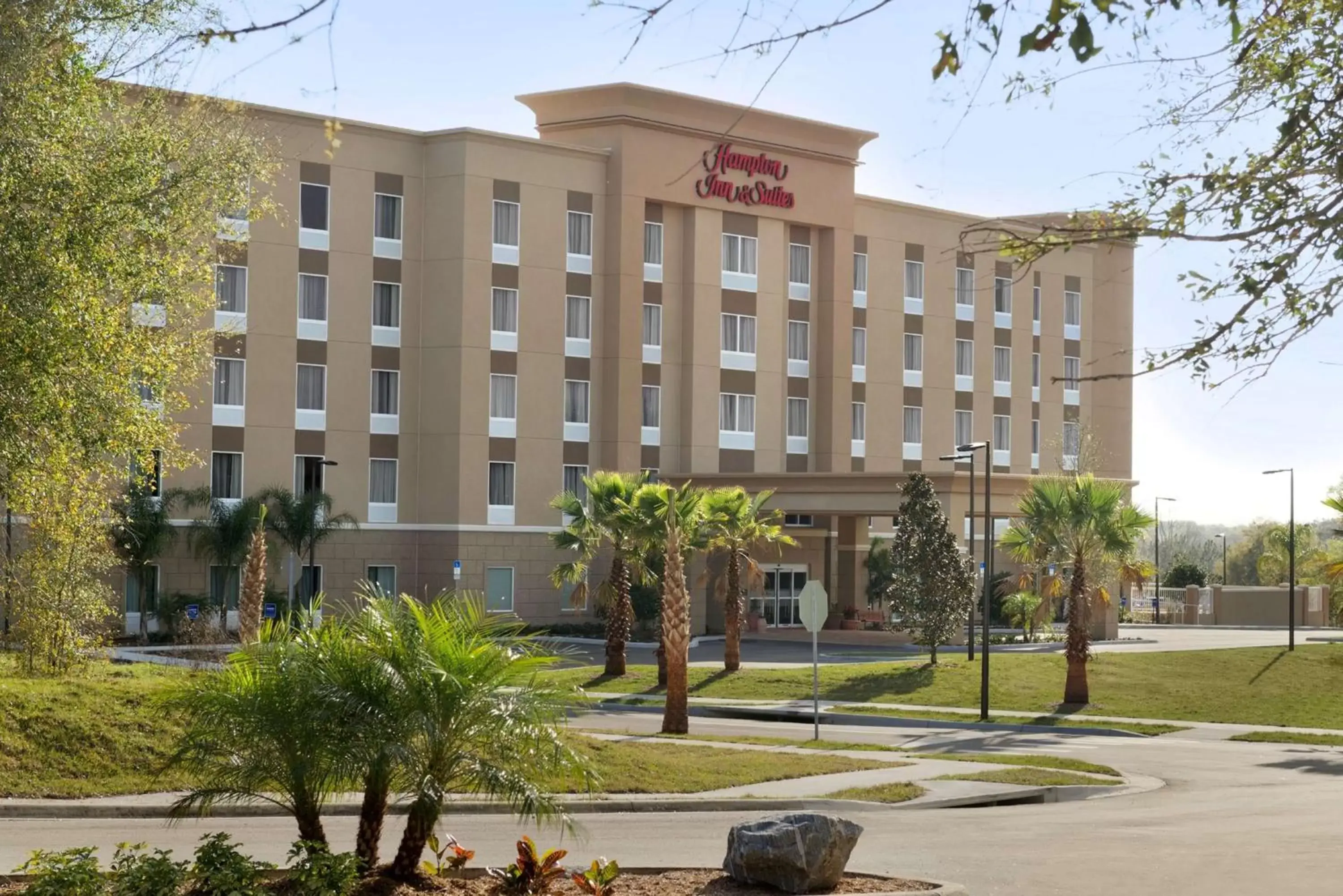 Property Building in Hampton Inn & Suites - DeLand