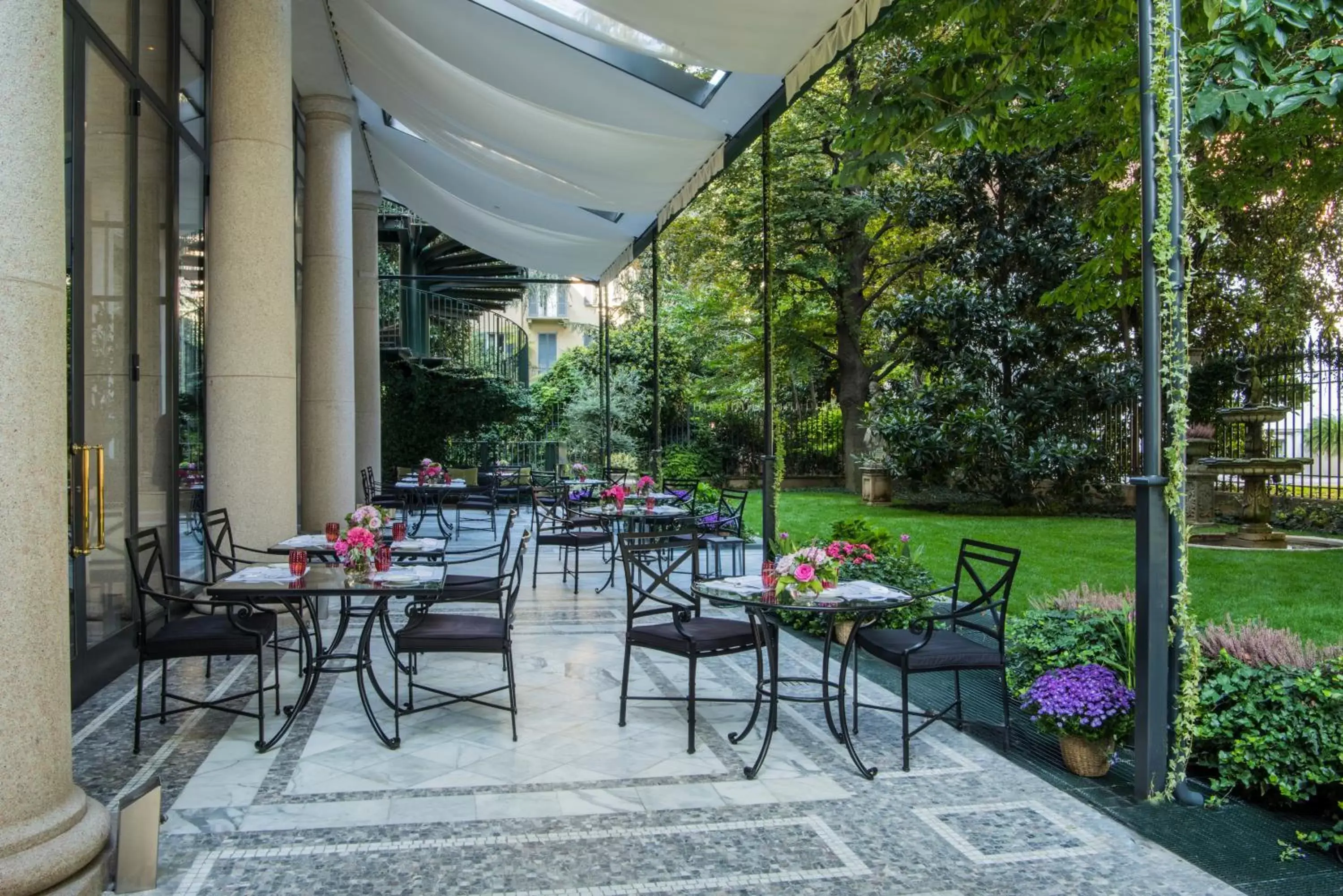 Restaurant/Places to Eat in Palazzo Parigi Hotel & Grand Spa - LHW