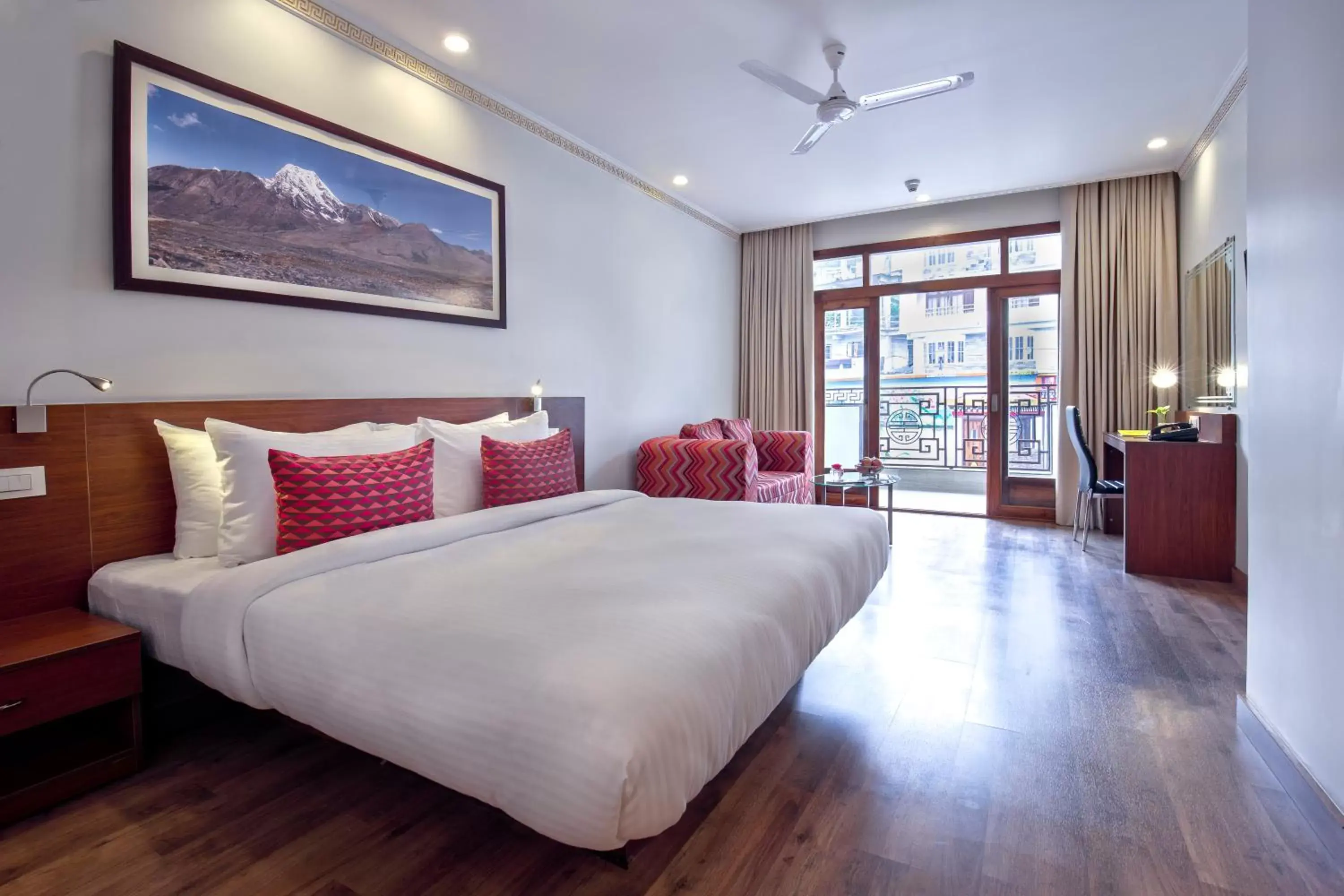 Bedroom, Bed in Lemon Tree Hotel Gangtok