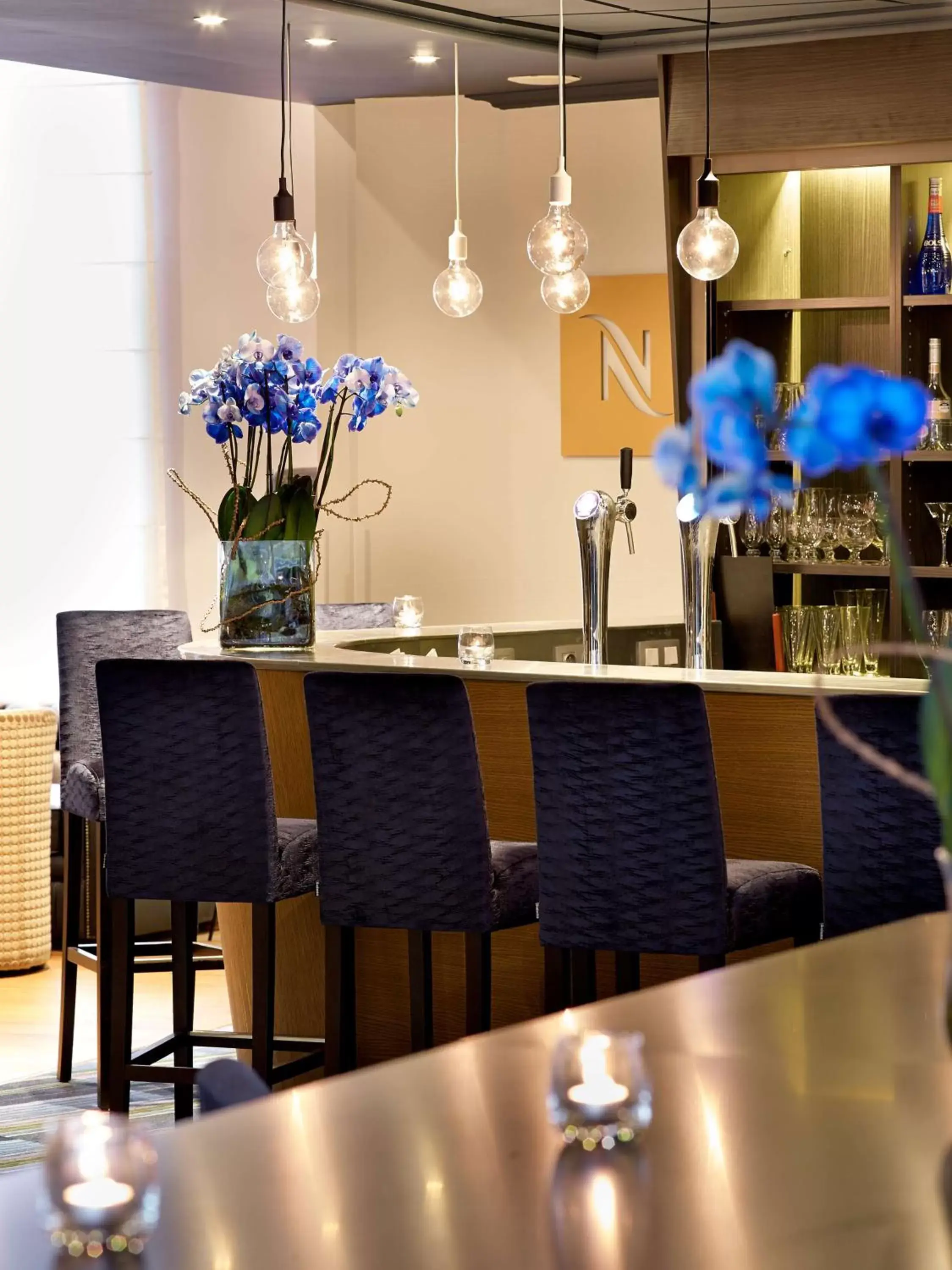 Lounge or bar, Restaurant/Places to Eat in Radisson BLU Balmoral