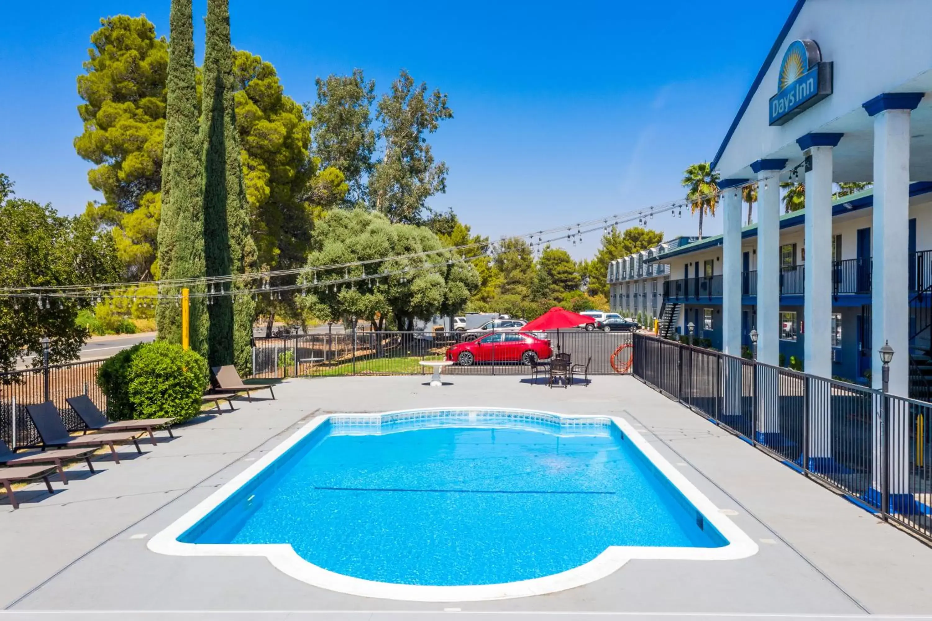 Swimming Pool in Days Inn by Wyndham Red Bluff