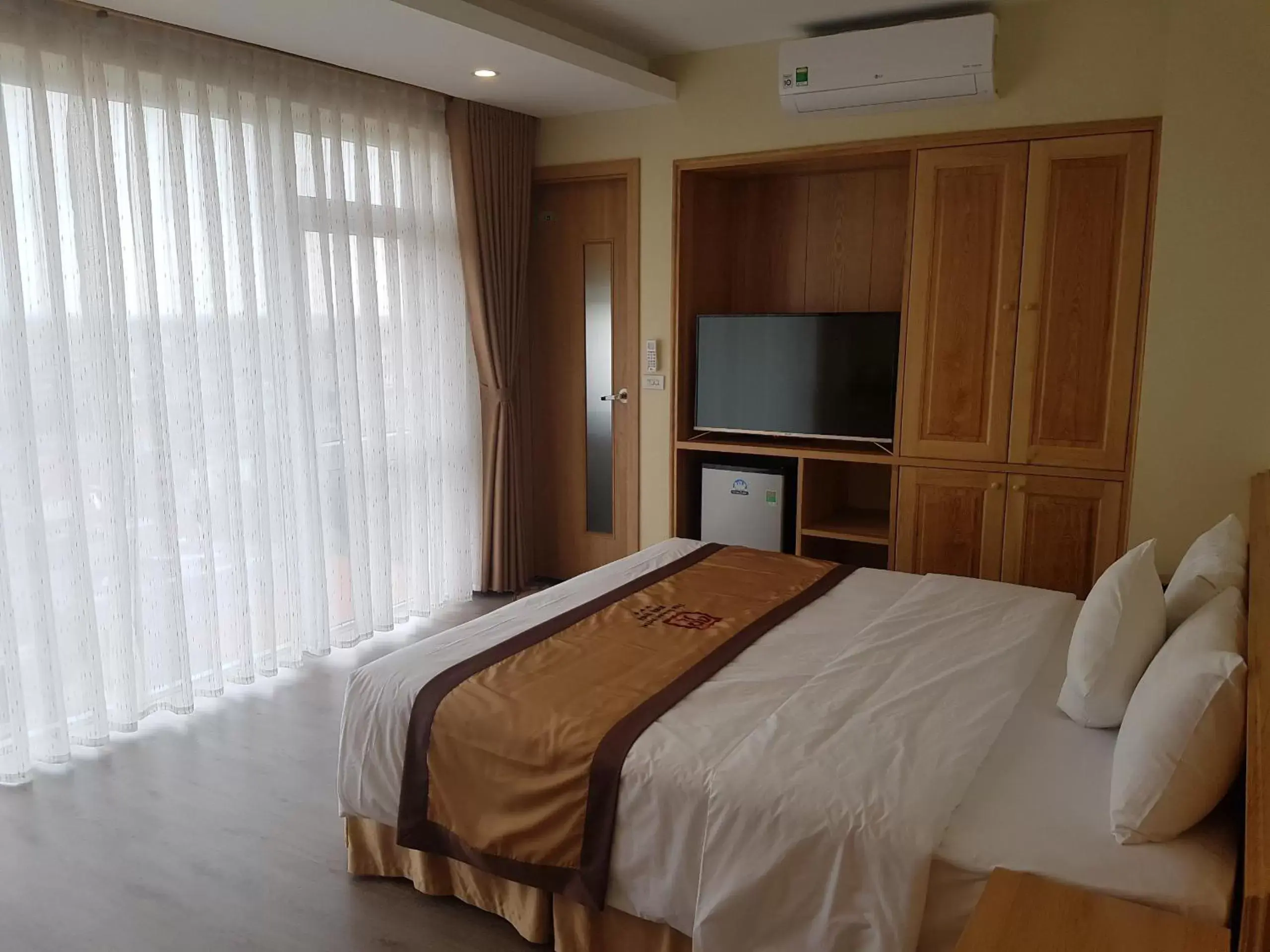 Bed in The Queen Hotel Ninh Binh