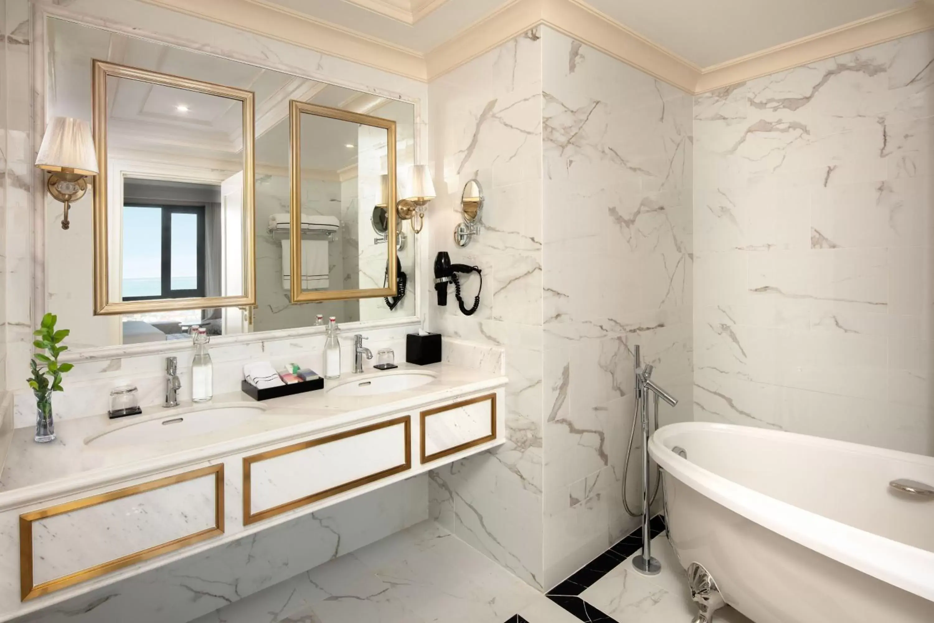 Bathroom in Melia Vinpearl Quang Binh