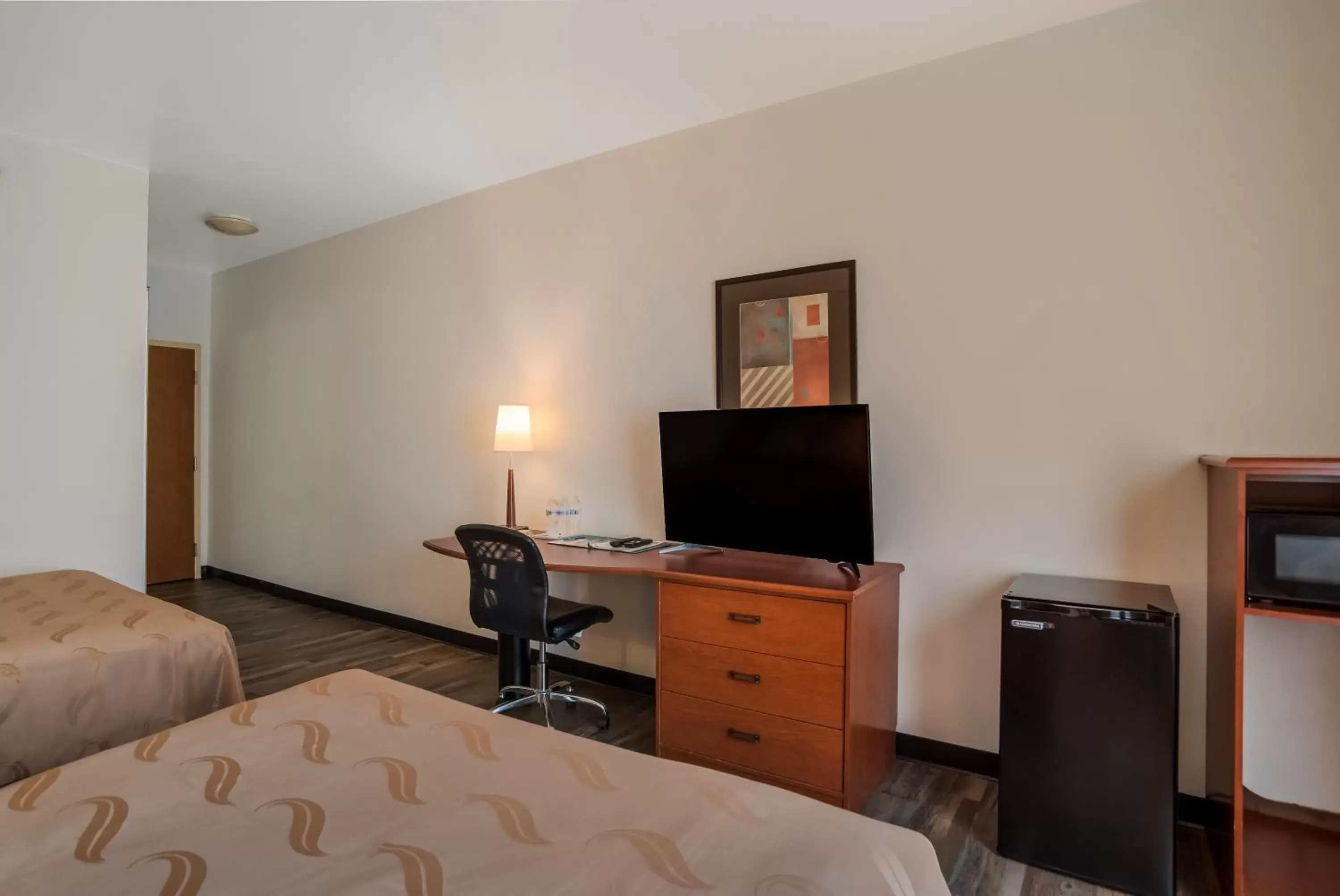 TV/Entertainment Center in Quality Inn & Suites Chambersburg