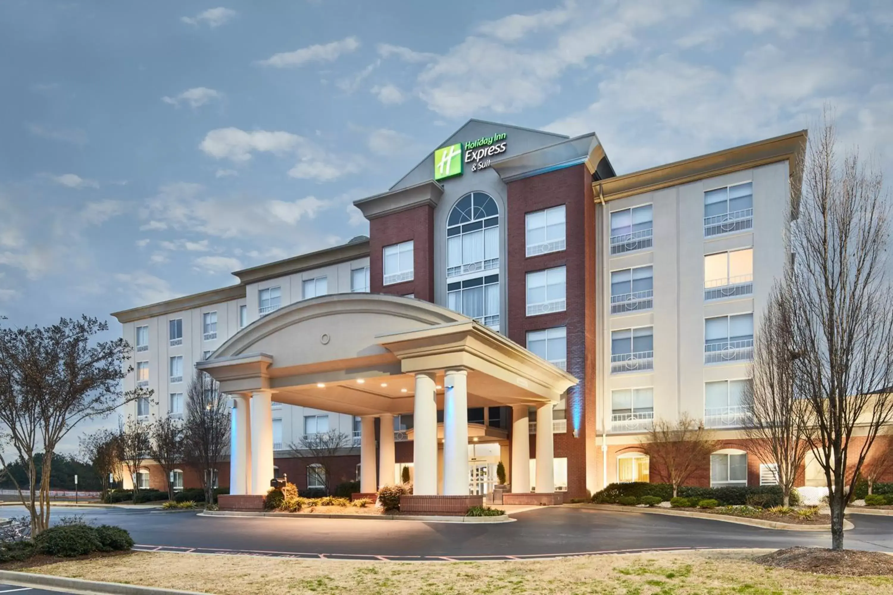 Property Building in Holiday Inn Express & Suites - Spartanburg-North, an IHG Hotel