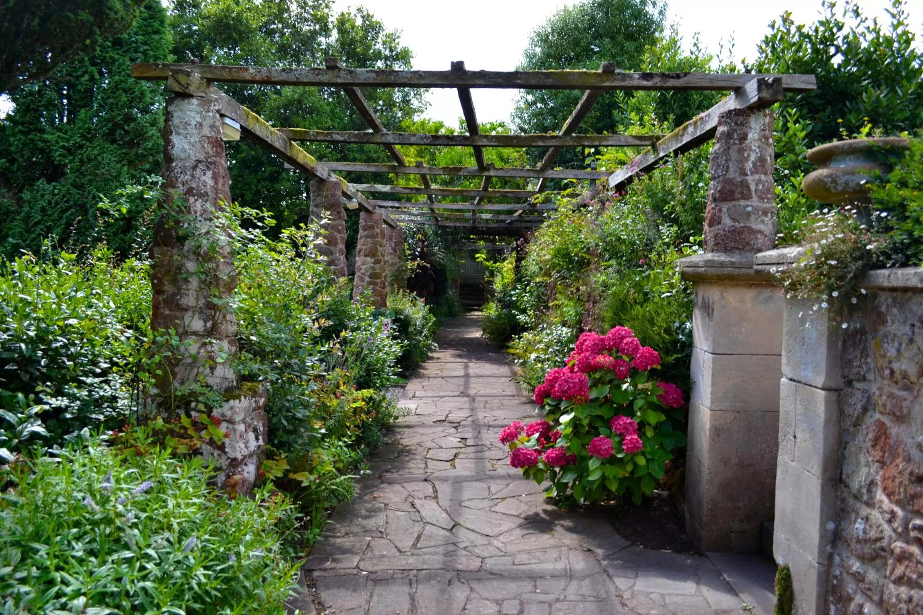 Garden in Northfield Hotel