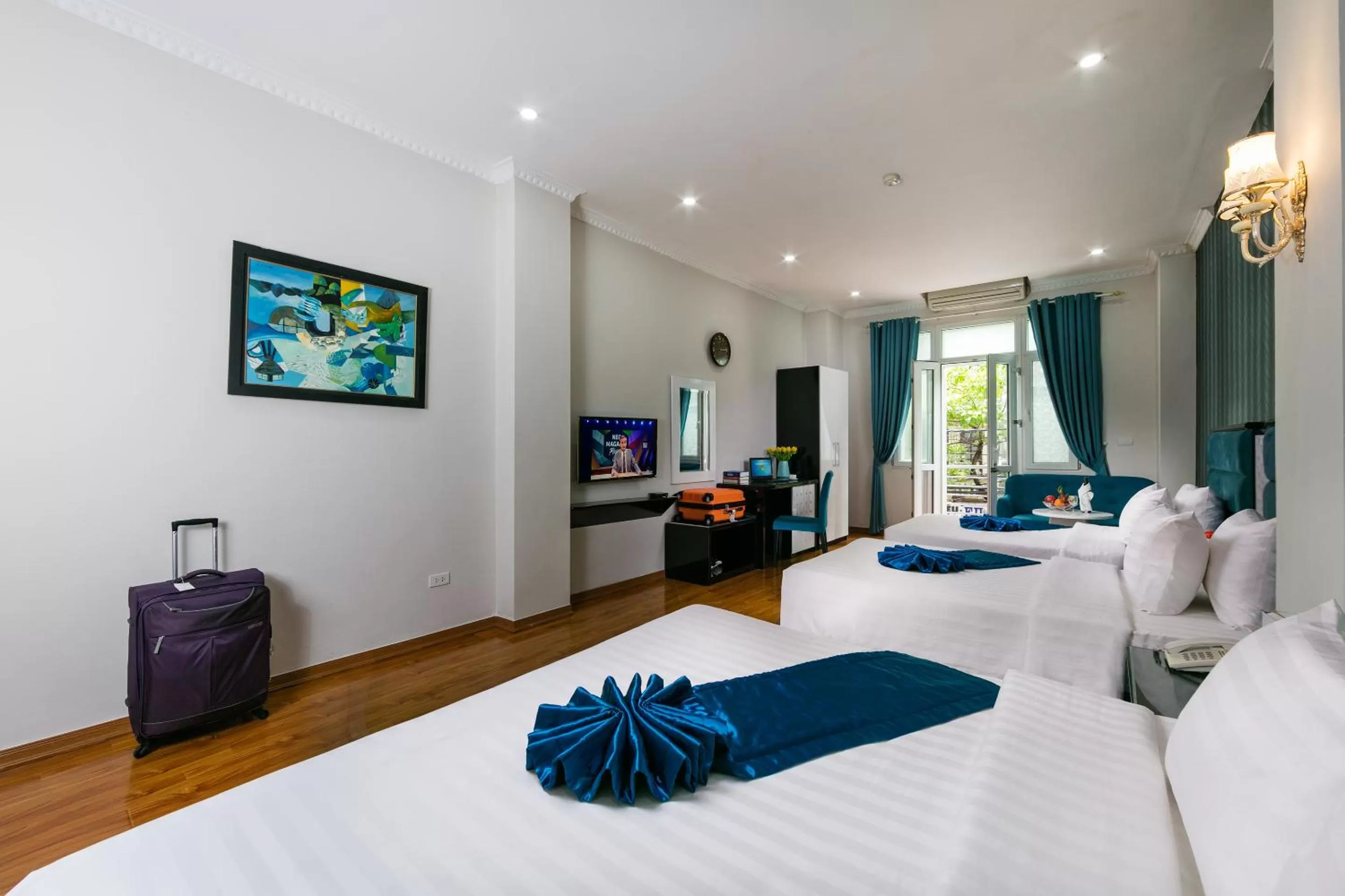 Bed in Diamond Legend Hotel