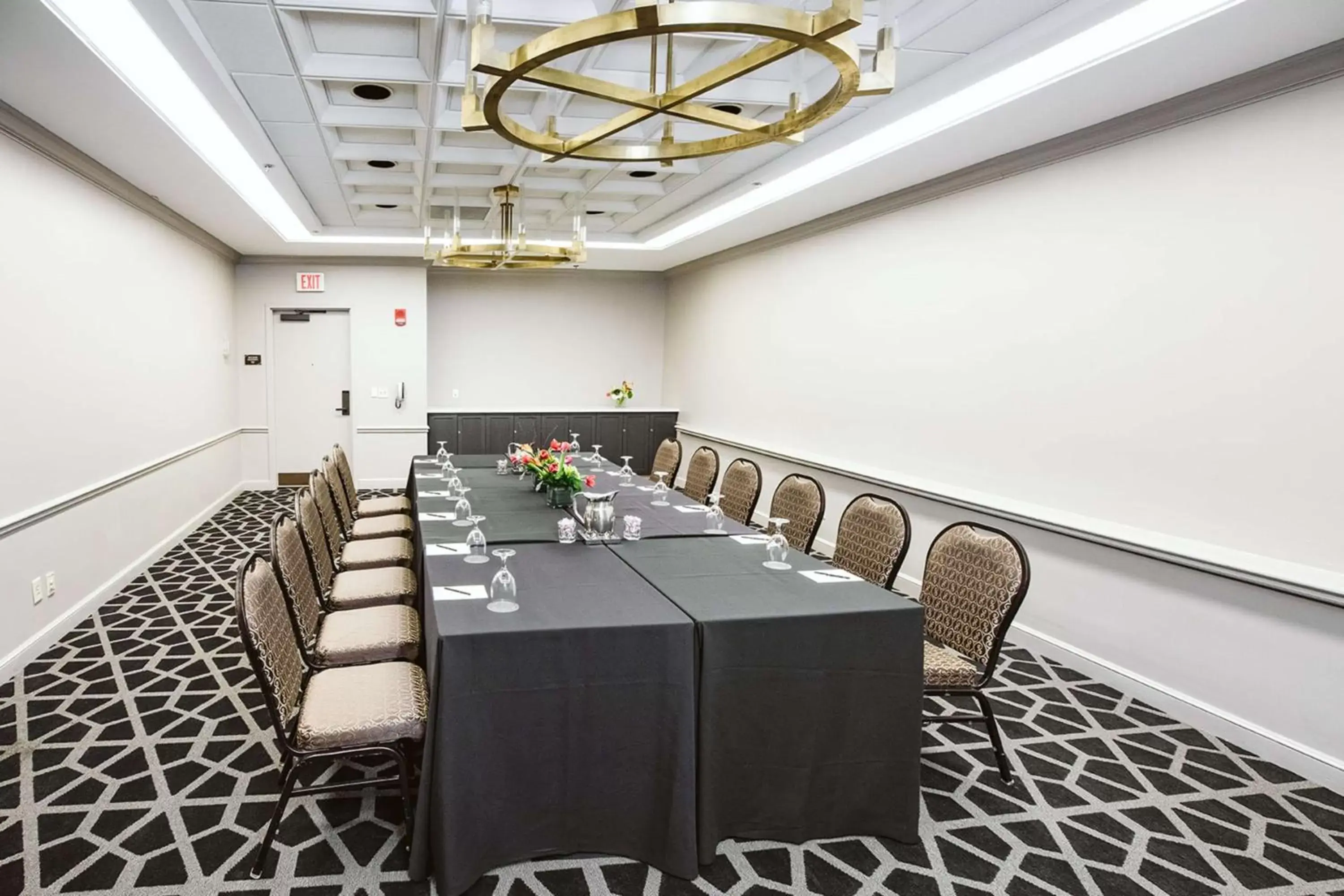 Meeting/conference room in Hotel Phillips Kansas City, Curio Collection By Hilton