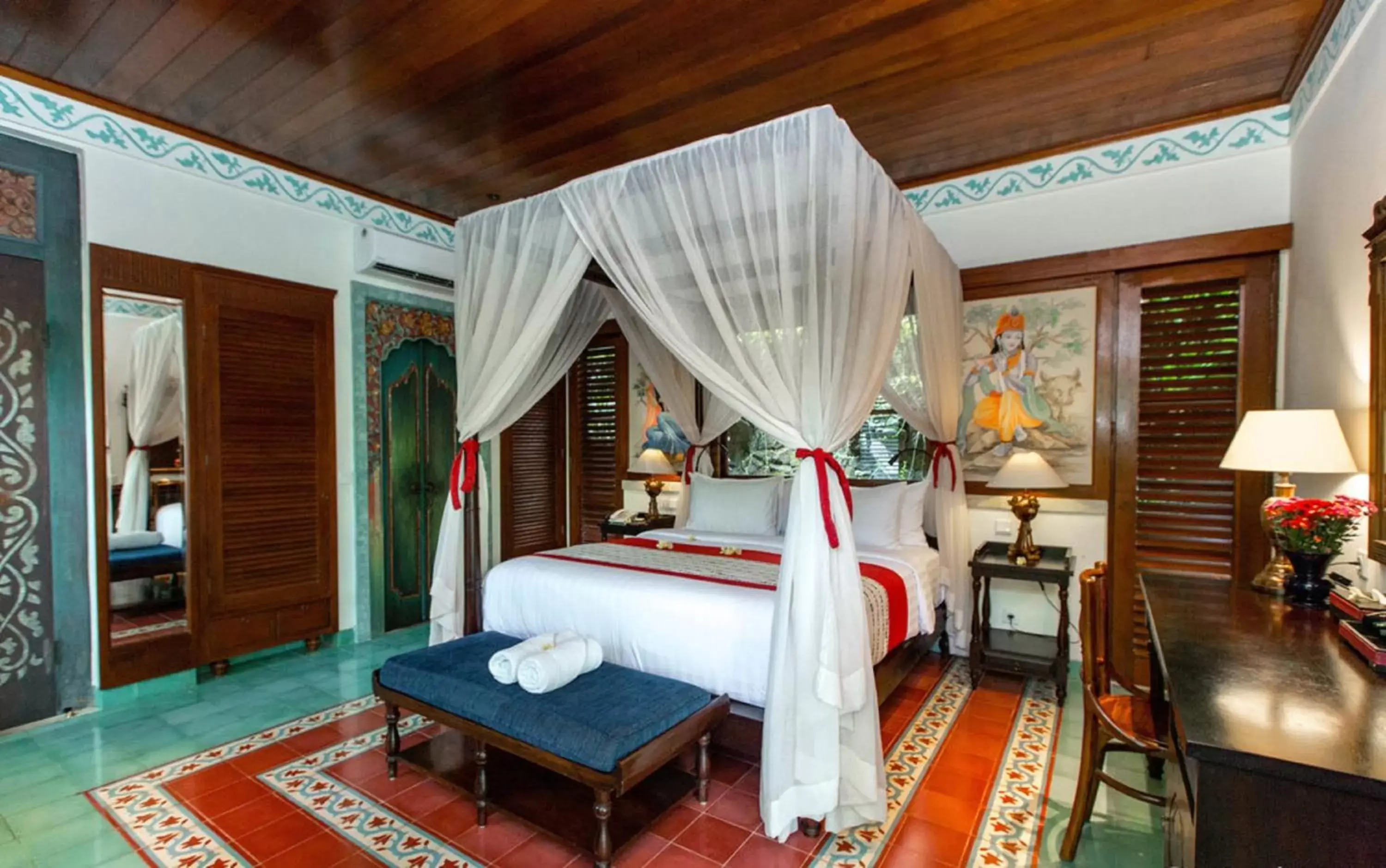 bunk bed in Dwaraka The Royal Villas