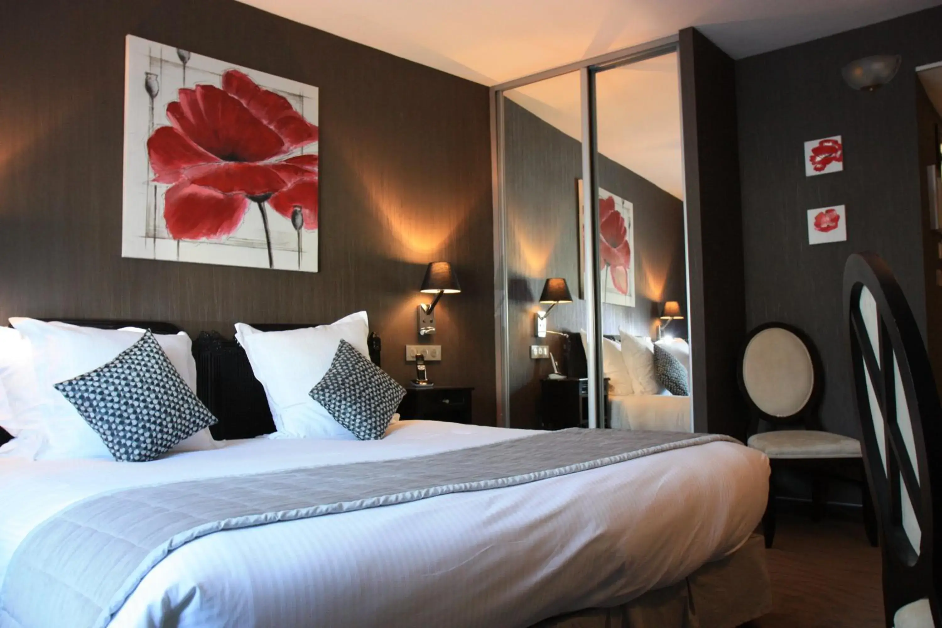 Superior Double Room in Hotel Henry Ii Beaune Centre