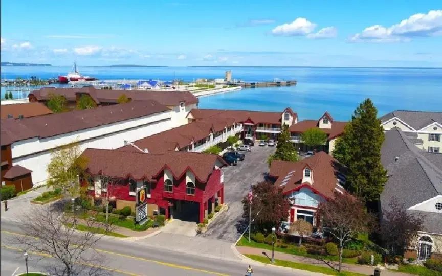 Bird's eye view, Bird's-eye View in Super 8 Beachfront by Wyndham Mackinaw City, MI