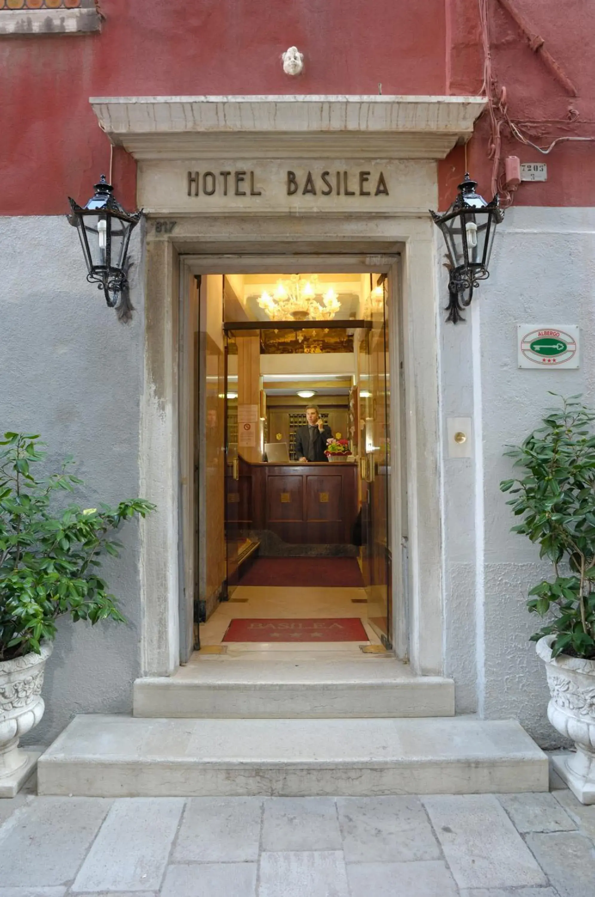 Facade/entrance in Albergo Basilea