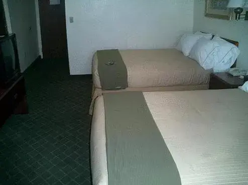 Double Room with 2 Double Beds - Non-Smoking in Ruskin Inn Tampa-Sun City Center