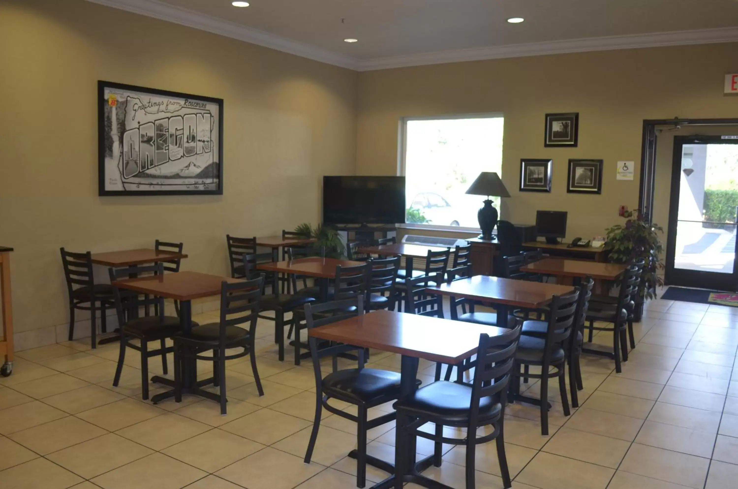 Business facilities, Restaurant/Places to Eat in Super 8 by Wyndham Roseburg