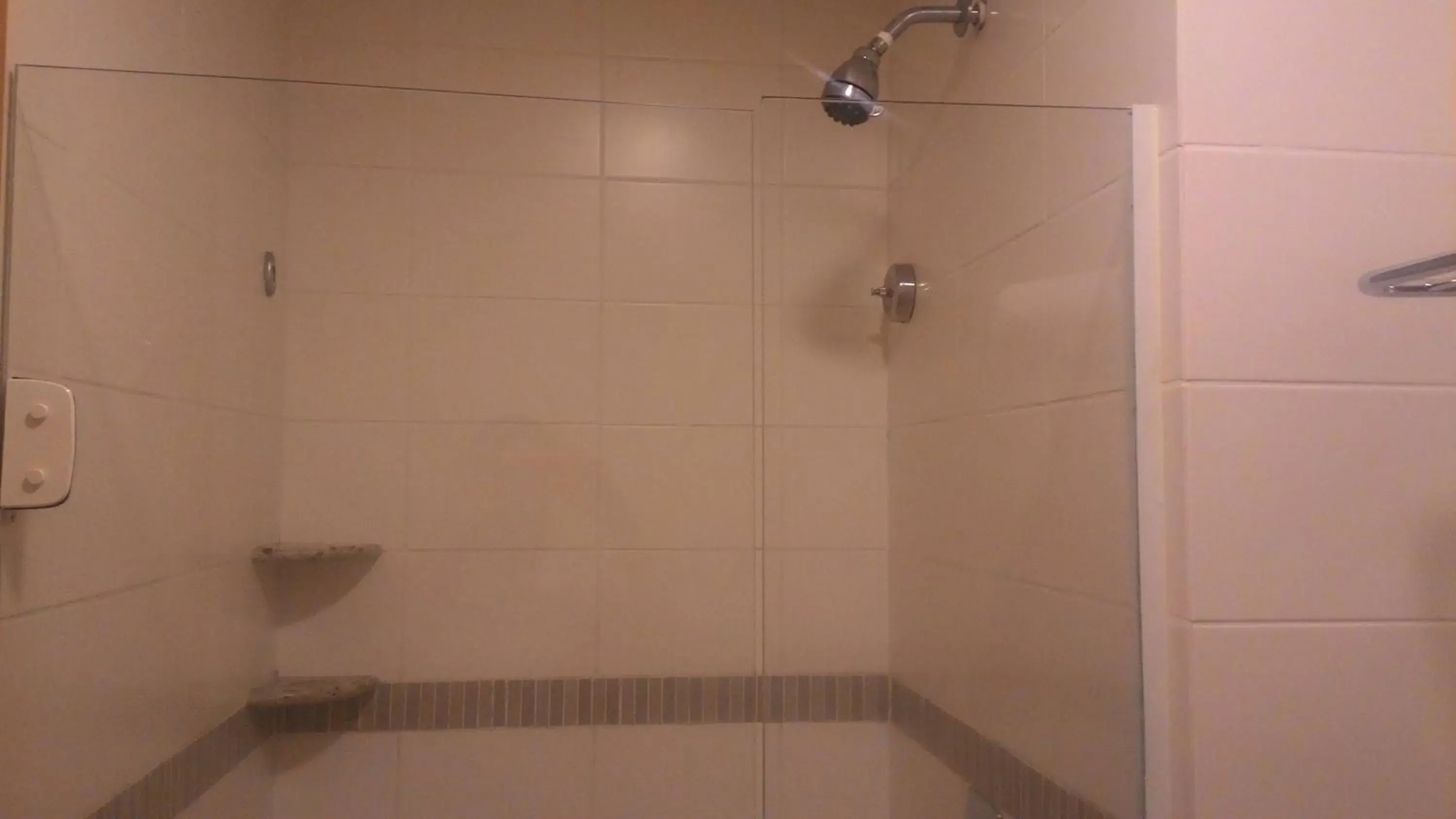 Bathroom in Comfort Hotel Sertãozinho