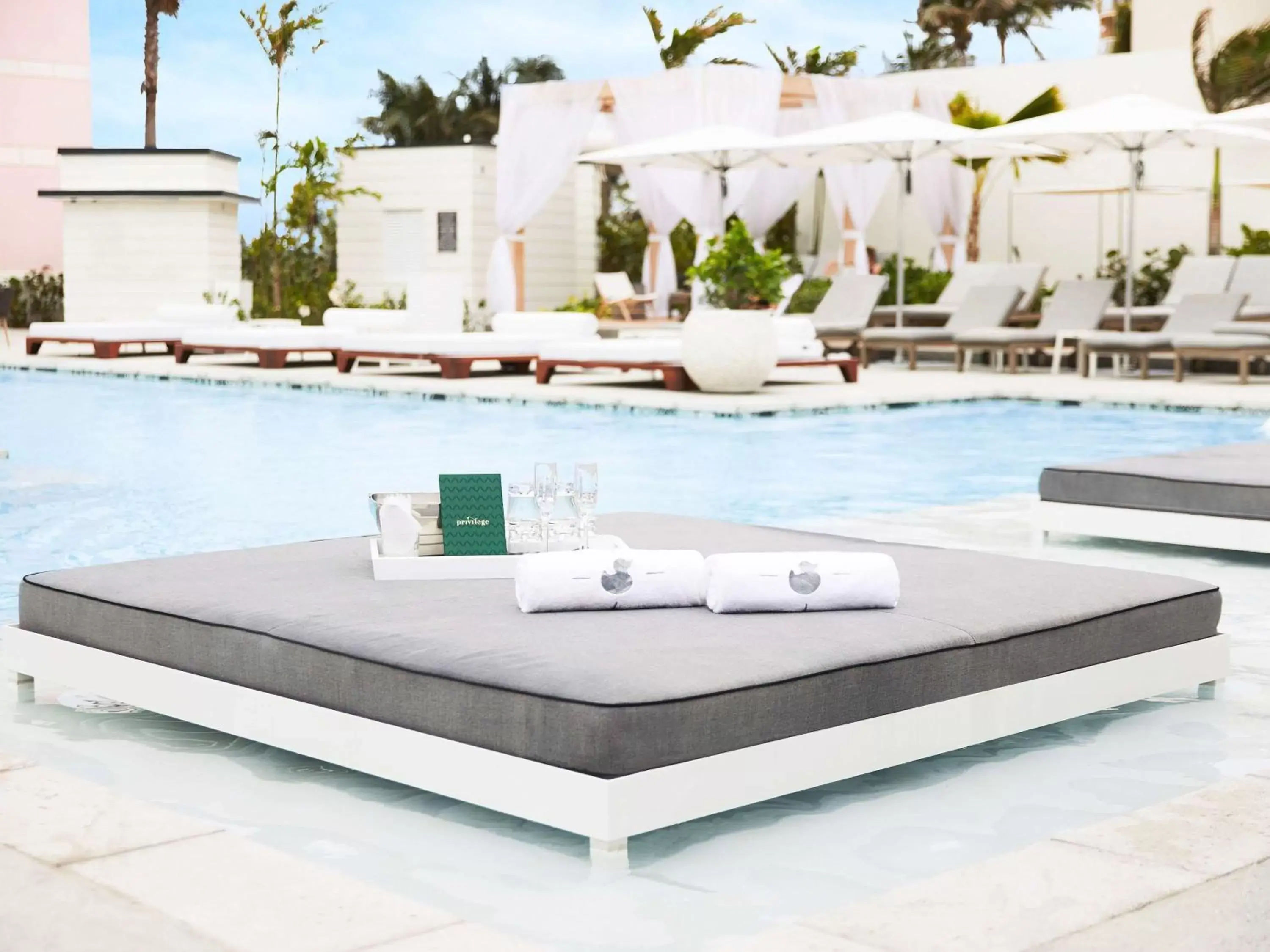 Restaurant/places to eat, Swimming Pool in SLS at Baha Mar