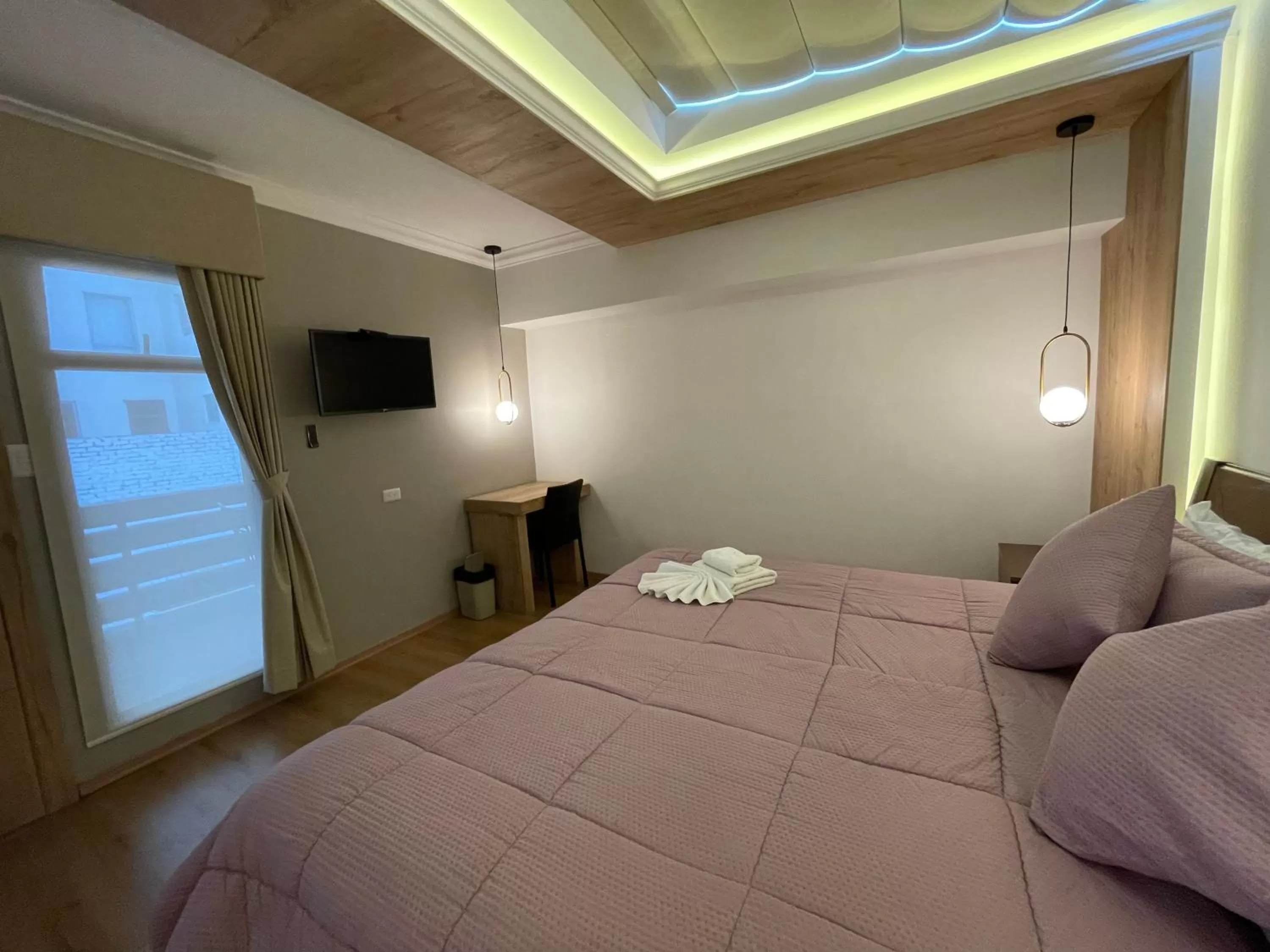 Photo of the whole room, Bed in Hotel Shalom