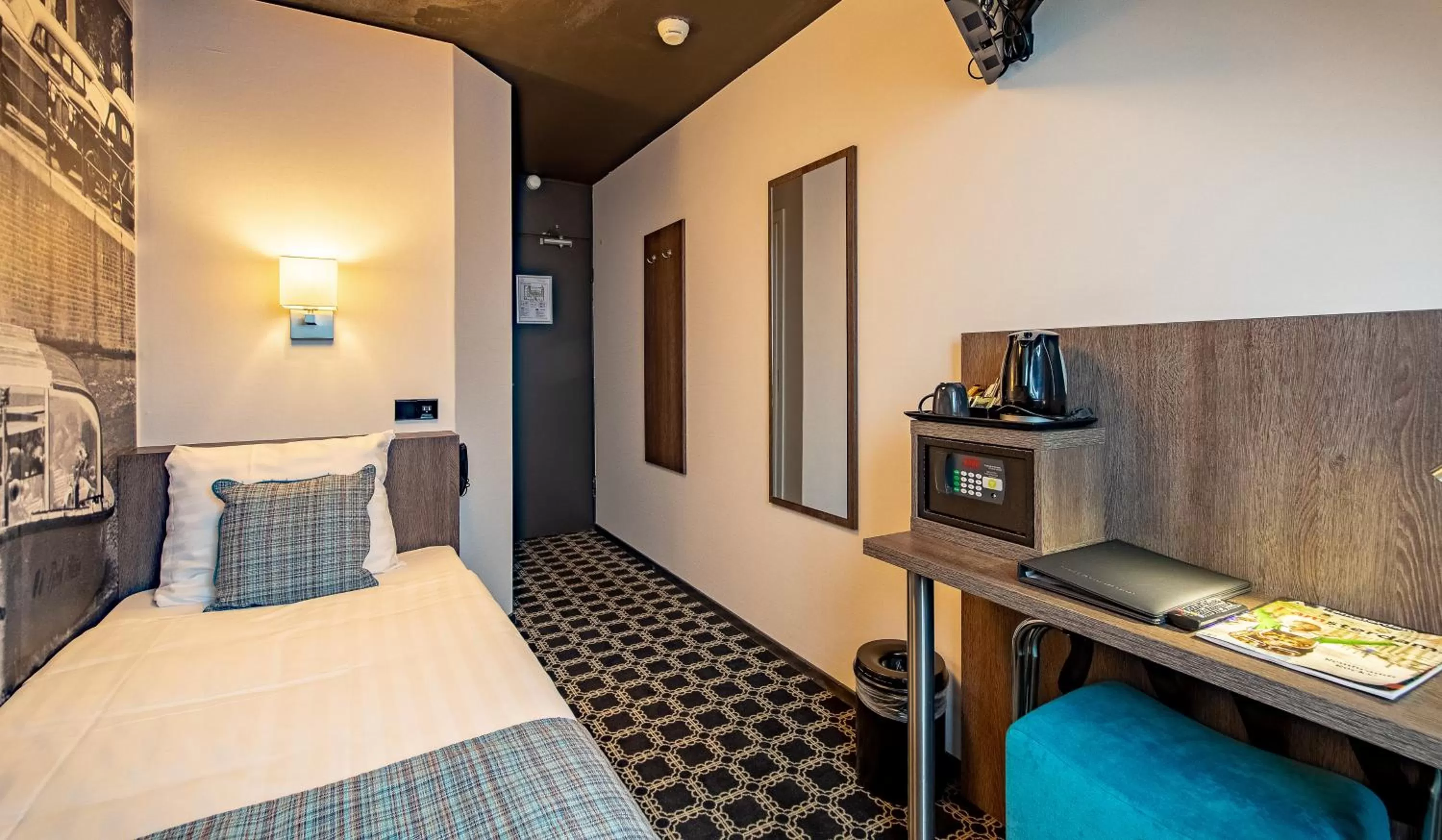 Photo of the whole room, Bed in Hotel Cornelisz