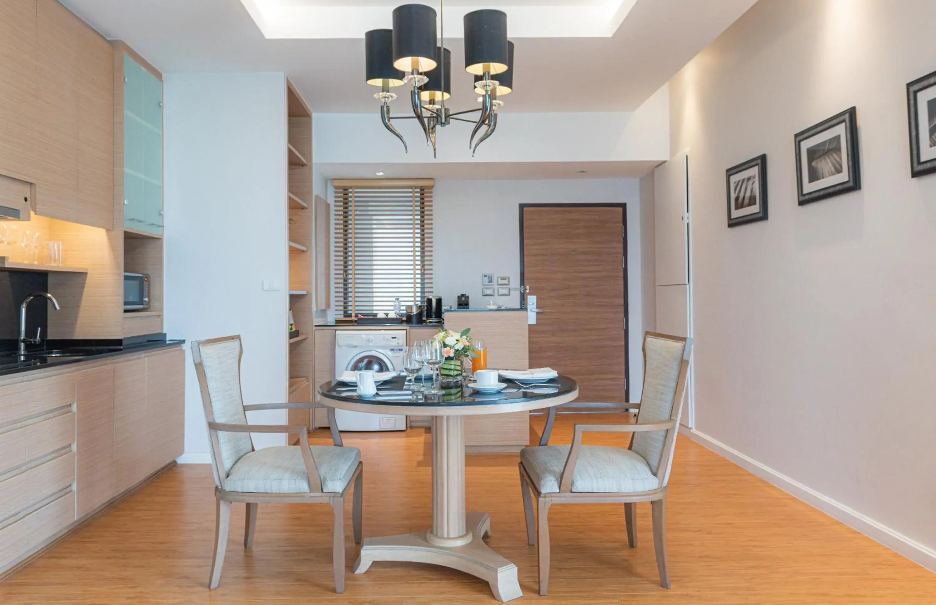Dining Area in Summit Windmill Golf Residence