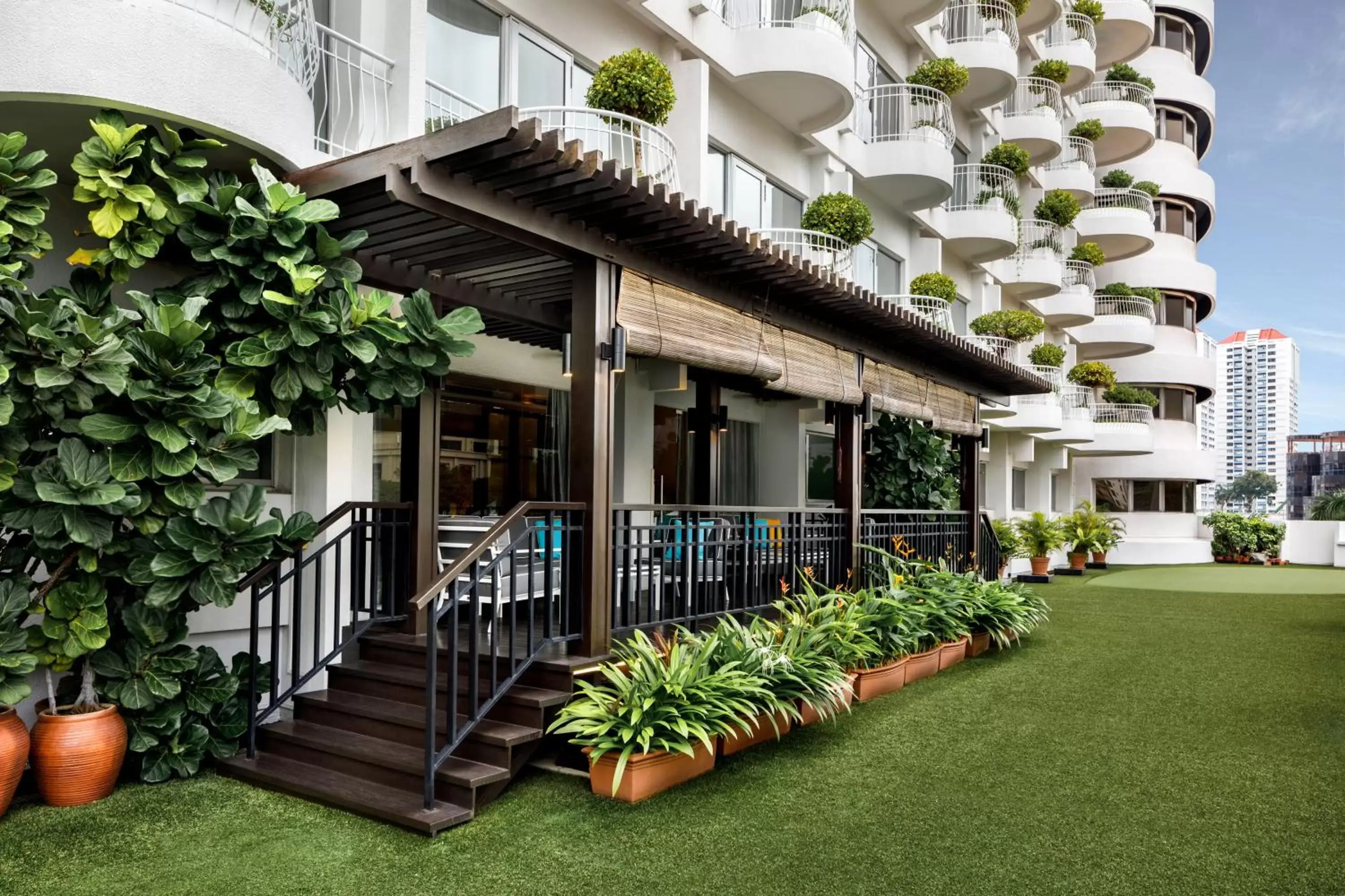 Garden, Property Building in Copthorne King's Hotel Singapore on Havelock