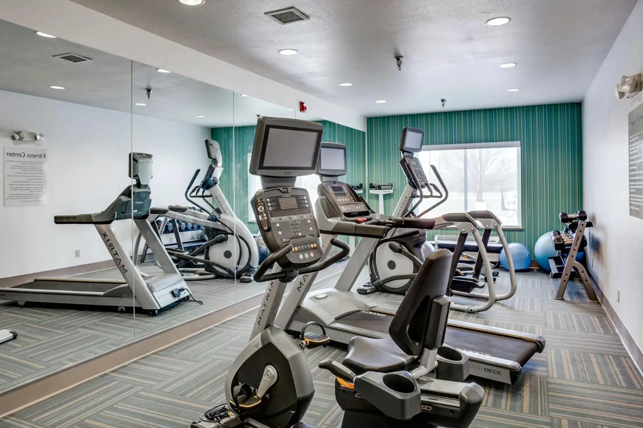 Spa and wellness centre/facilities, Fitness Center/Facilities in Holiday Inn Express Hotel & Suites Oklahoma City-Bethany, an IHG Hotel