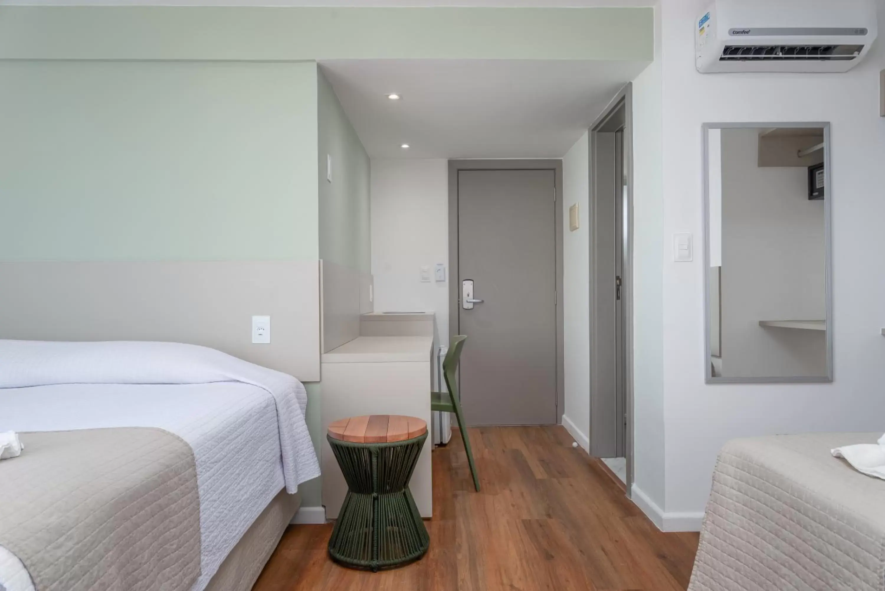 Photo of the whole room, Bed in Vistamar Hotel Photo of the whole room, Bed in Vistamar Hotel