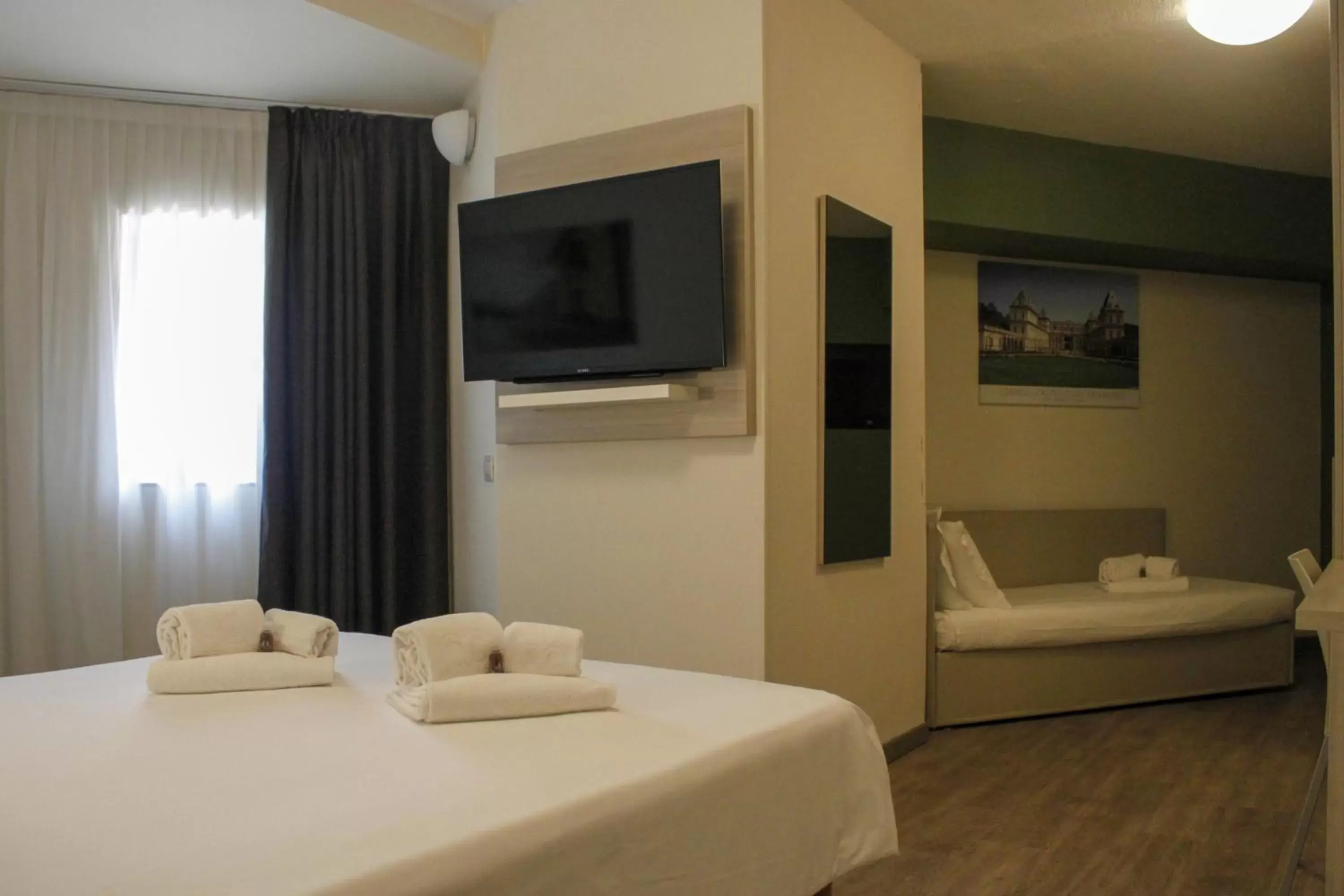 Family, Bed in Best Quality Hotel Politecnico