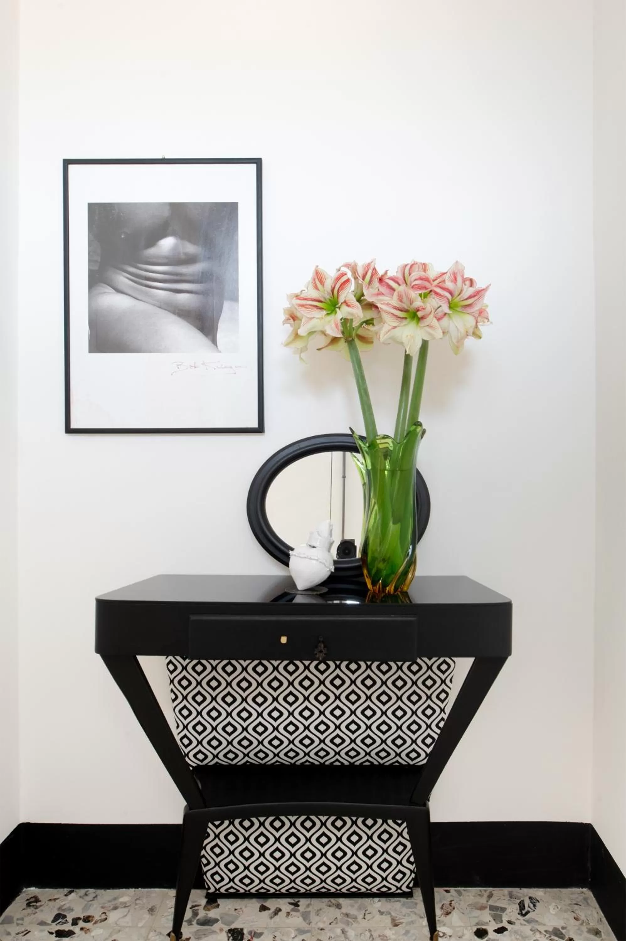 Decorative detail, Bathroom in Ortigia's gate