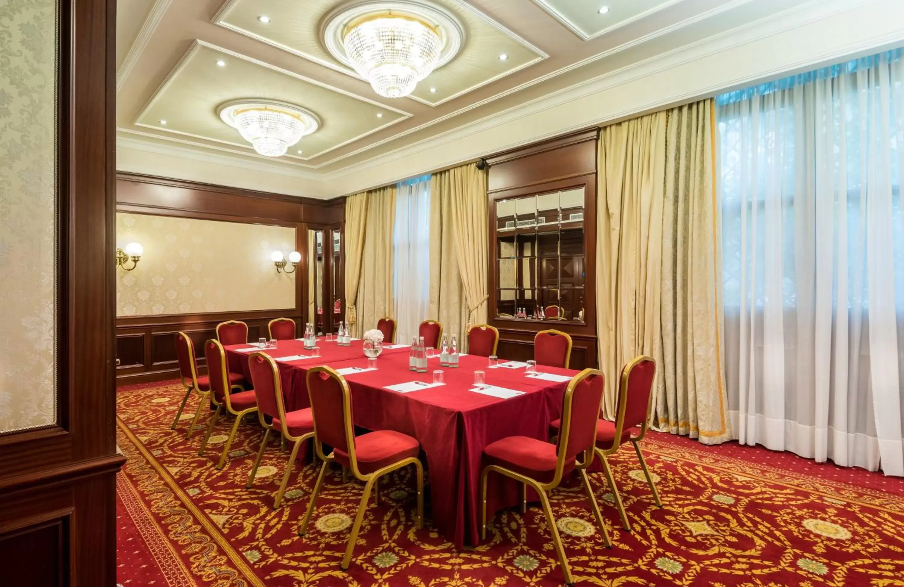 Meeting/conference room in Leonardo Hotel Milan City Center