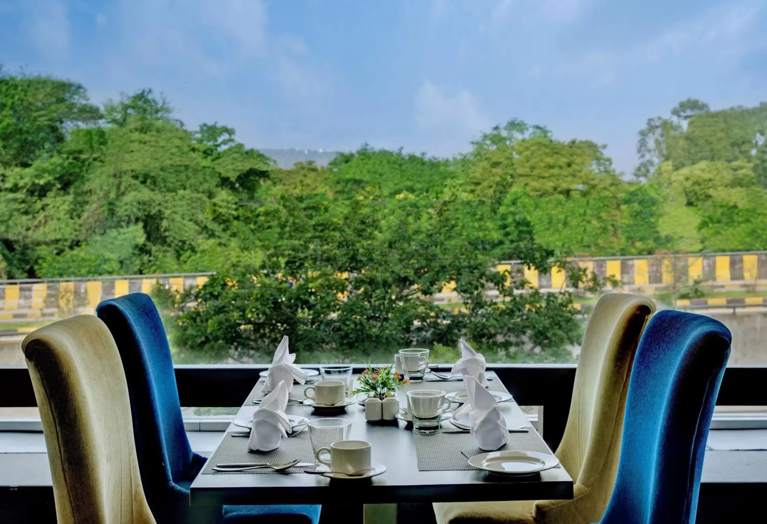 Food and drinks, Restaurant/Places to Eat in The Fern Residency Udaipur