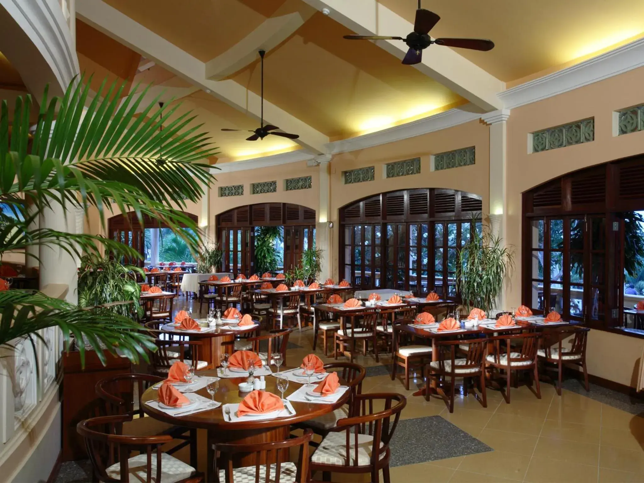 Restaurant/Places to Eat in Phu Hai Beach Resort & Spa