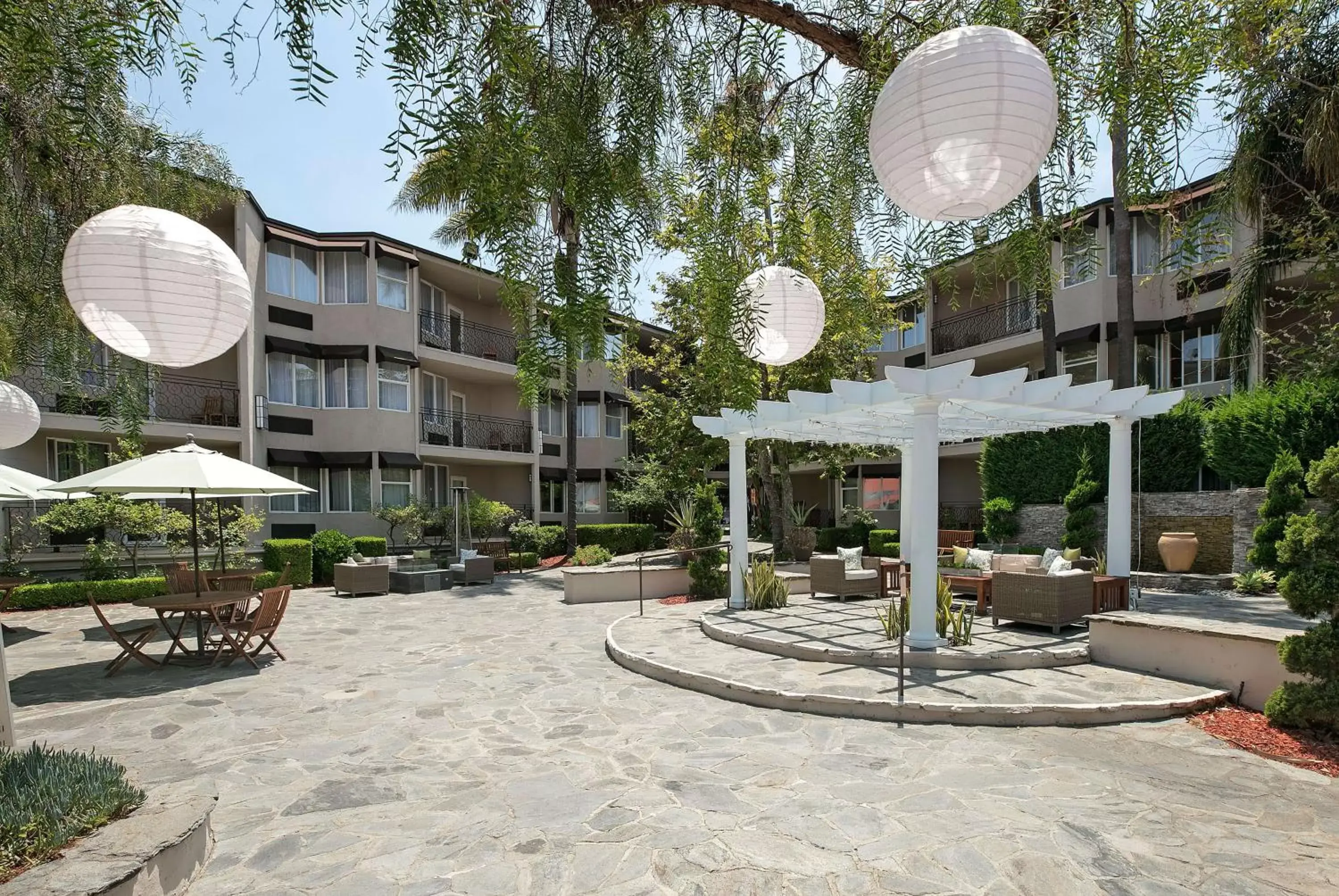 Property Building in The Belamar Hotel Manhattan Beach, Tapestry by Hilton