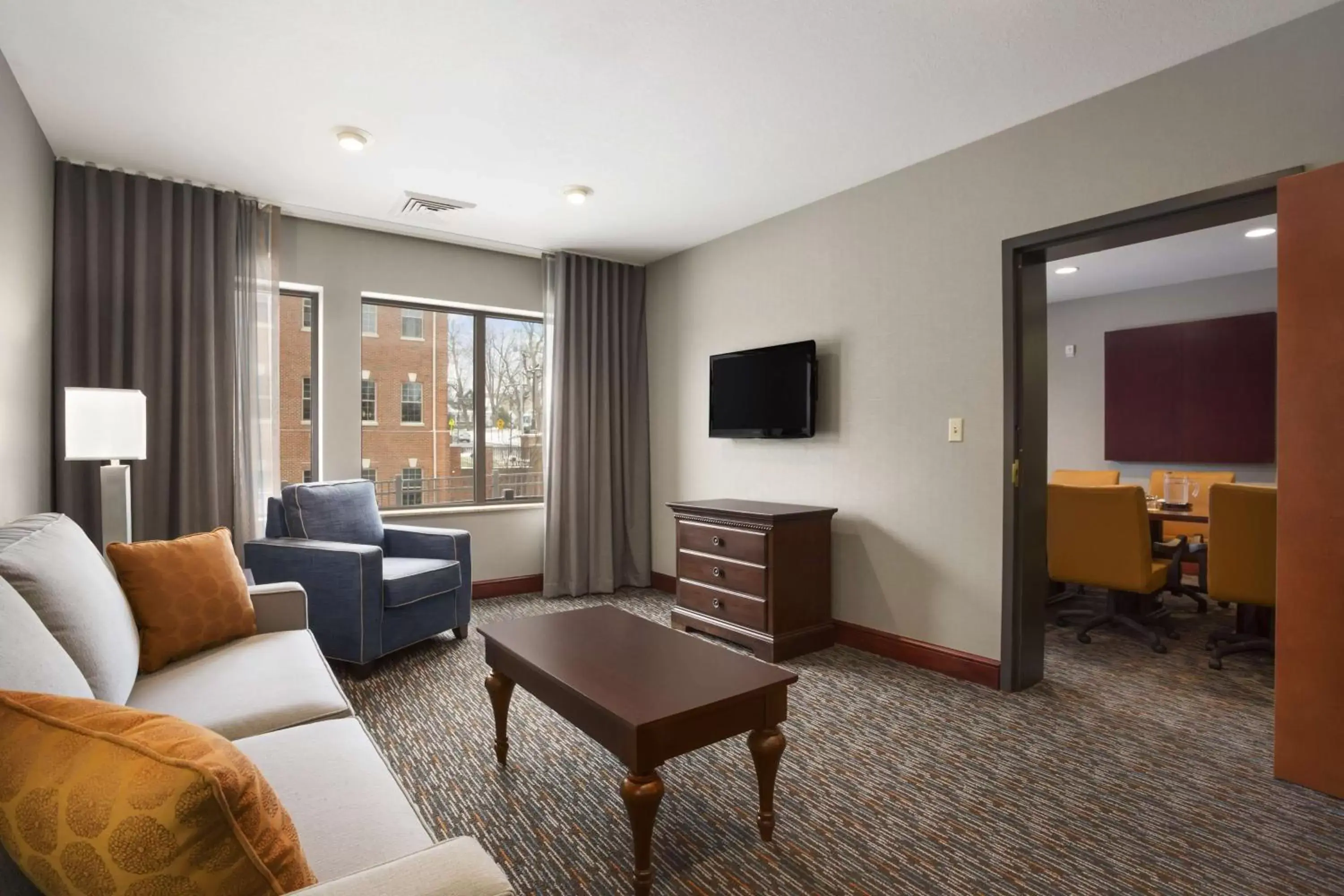 Photo of the whole room, Seating Area in Wingate by Wyndham Sylvania-Toledo